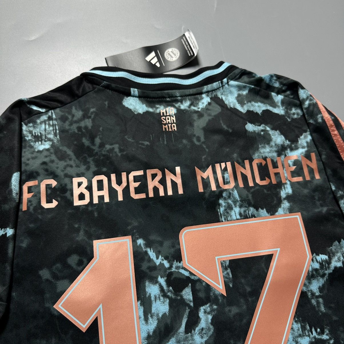 Vintage BAYERN ADIDAS 2024/2025 FOOTBALL AWAY JERSEY #17 OLISE Size US XXL / EU 58 / 5 - 11 Thumbnail
