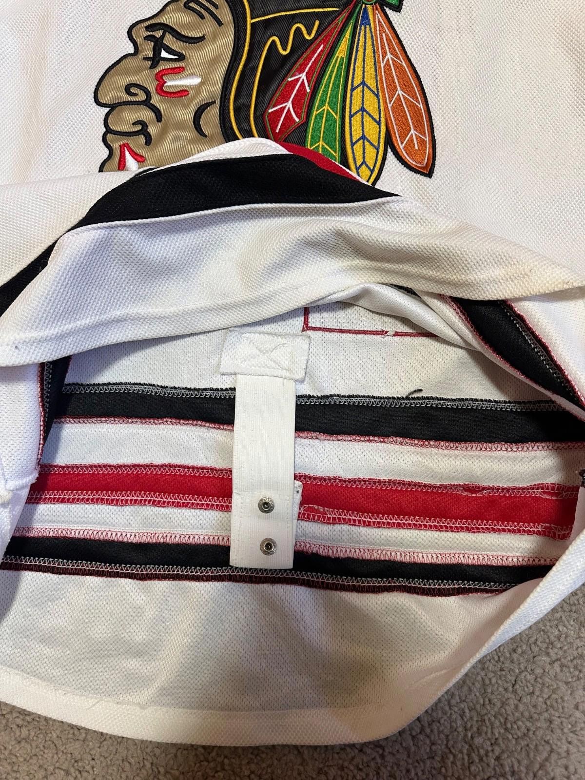 Reebok VINTAG CHICAGO BLACKHAWKS #19 TOEWS NHL REEBOK HOCKEY JERSEY Size US M / EU 48-50 / 2 - 6 Thumbnail