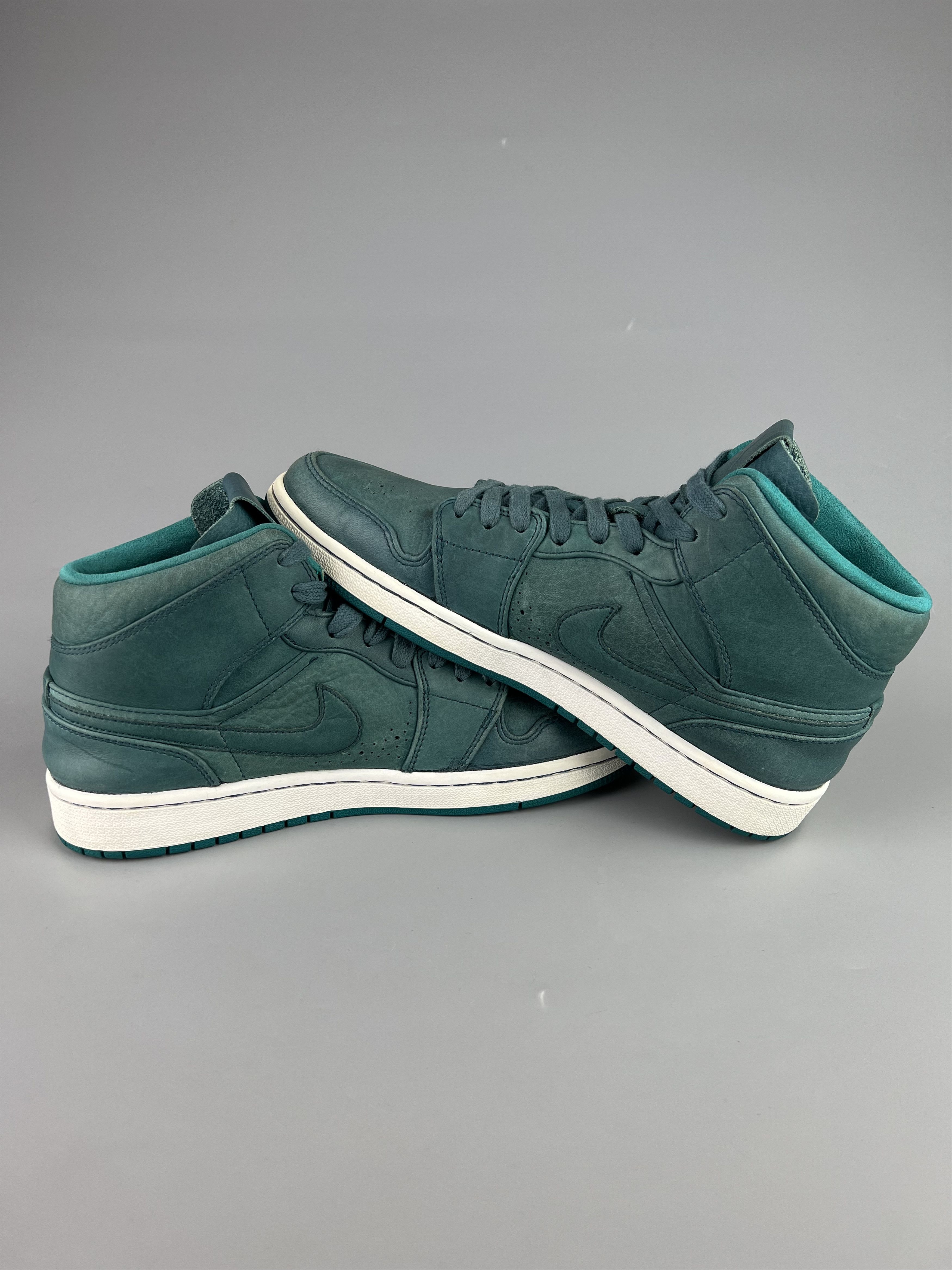 Jordan Brand 2014 Nike Air Jordan 1 Retro Mid Nouveau Teal Green US10 Size US 10 / EU 43 - 5 Thumbnail