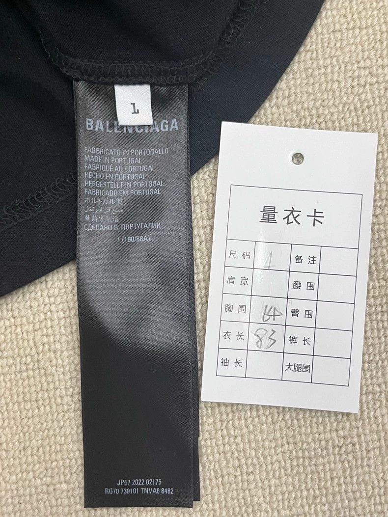 Balenciaga Balenciaga Short Sleeve Tee Size US S / EU 44-46 / 1 - 5 Thumbnail