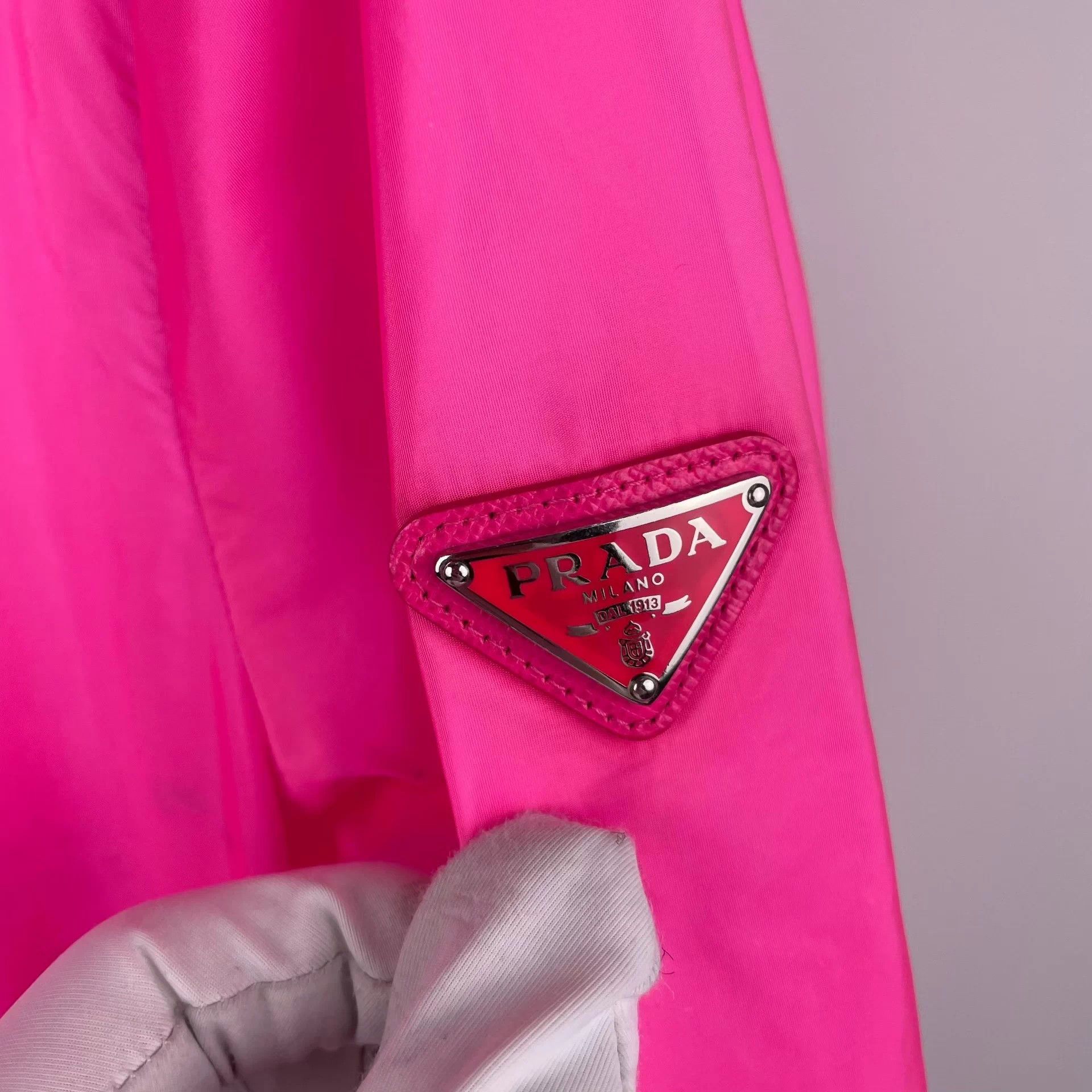 Prada Prada Fuchsia UV Jacket Size 44 2019 Size M / US 6-8 / IT 42-44 - 7 Thumbnail