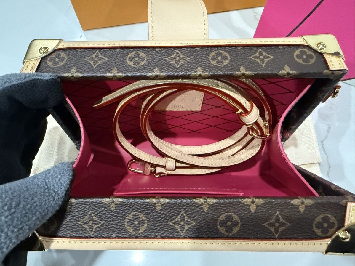 Louis Vuitton Louis Vuitton x Takashi Murakami Collection l Petite Malle Size ONE SIZE - 7 Thumbnail