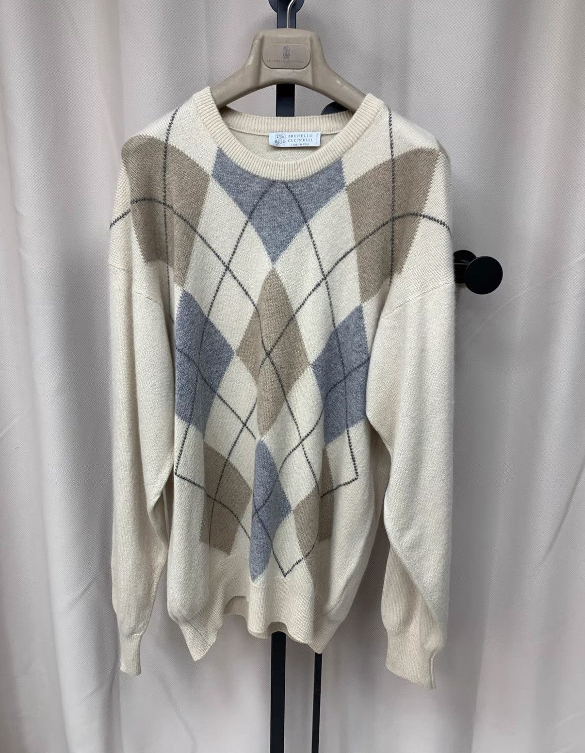 Brunello Cucinelli BRUNELLO CUCINELLI Light Beige Argyle Cashmere Sweater Size US XL / EU 56 / 4 - 1 Thumbnail
