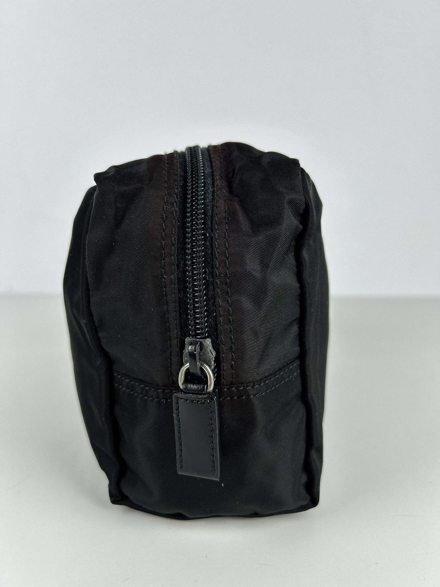 Prada Vintage prada nylon triangle logo clutch/ toiletry bag Size ONE SIZE - 4 Thumbnail