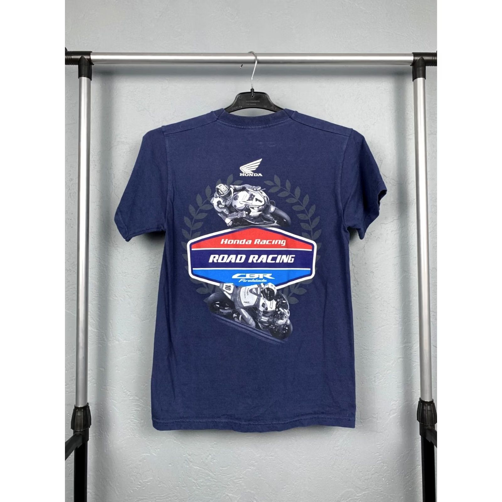 Honda Honda CBR Vintage Racing Team Mens Crew Neck T-Shirt Size S Blue Cotton Graphic Print Crew Neck Short Sleeve T-Shirt Mens Size US S / EU 44-46 / 1 - 6 Thumbnail