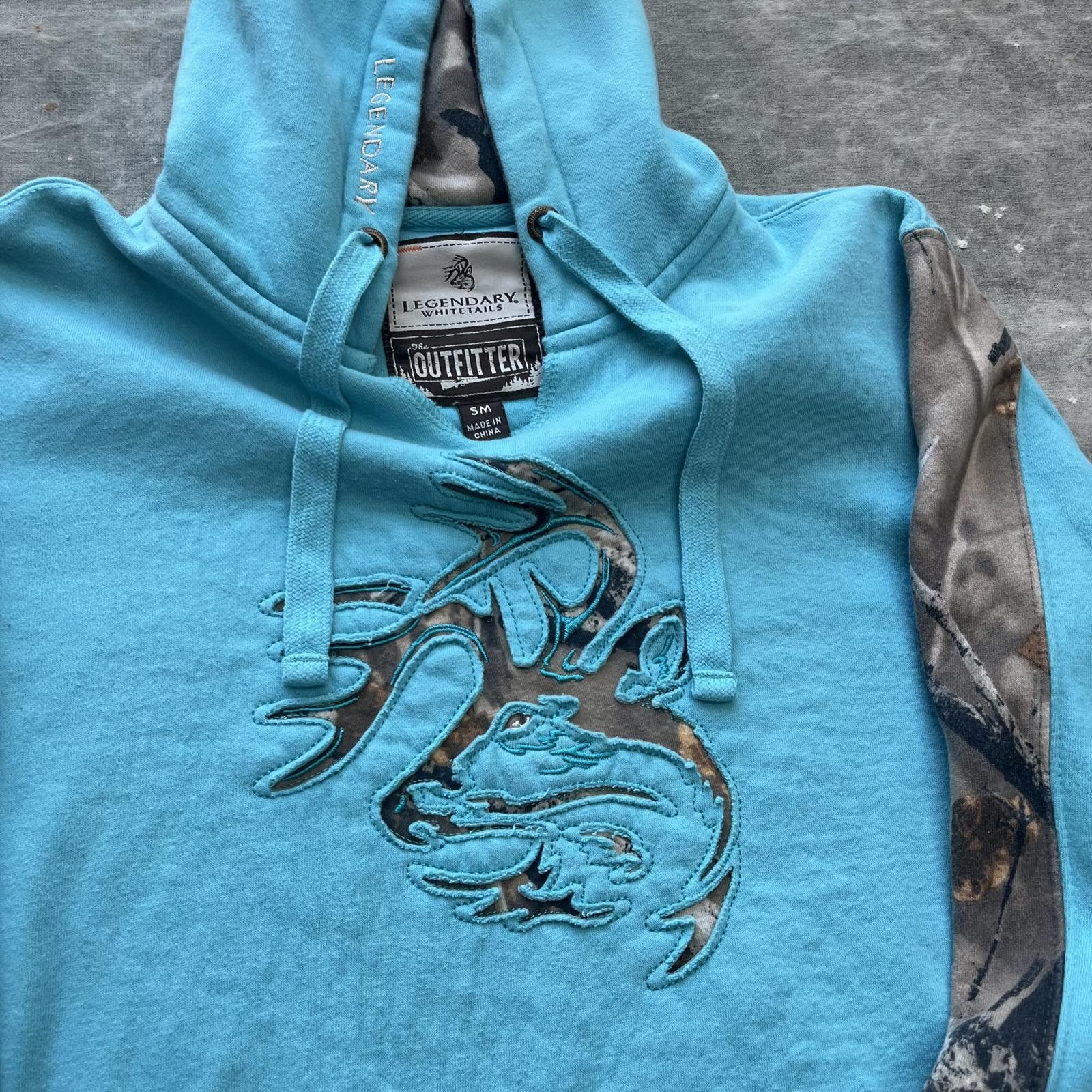 Vintage Vintage Y2K Legendary Whitetails Deer Graphic Camo Hoodie Size US M / EU 48-50 / 2 - 3 Thumbnail