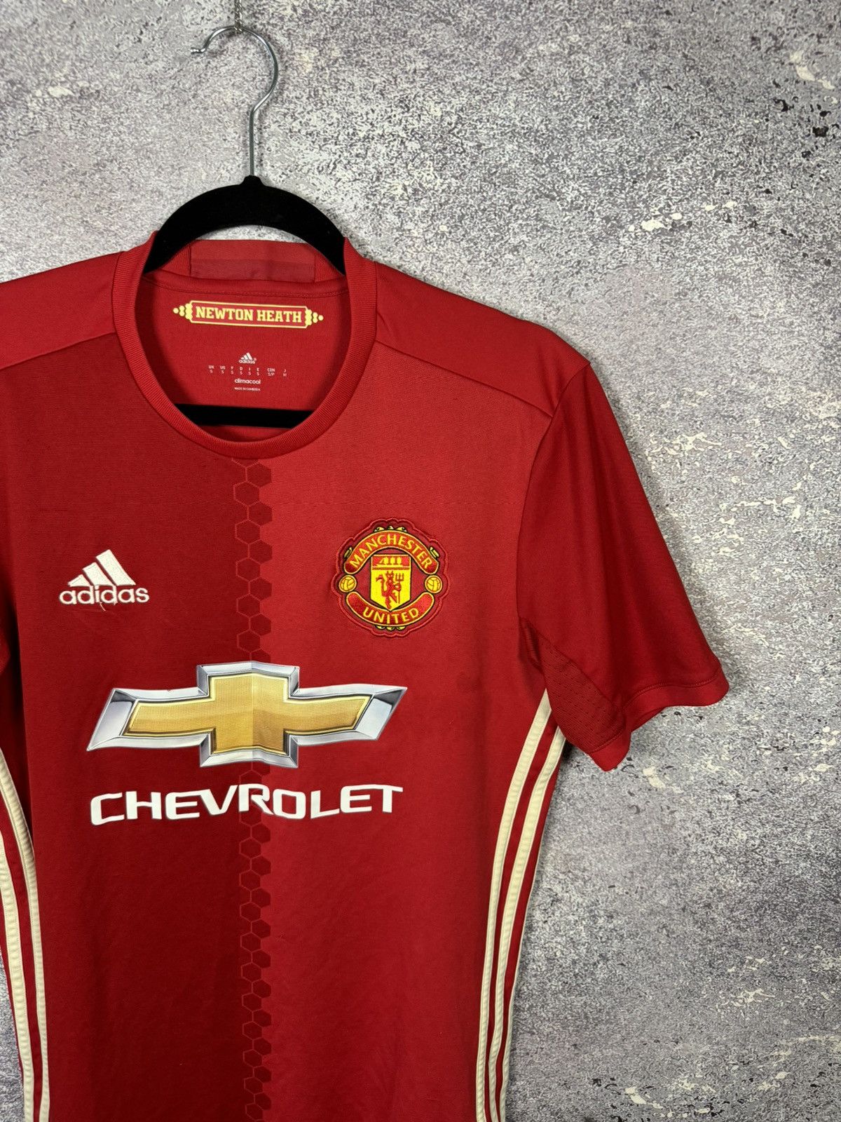 Adidas Vintage Manchester United 2016/17 Adidas Soccer Jersey Small Size US S / EU 44-46 / 1 - 2 Thumbnail