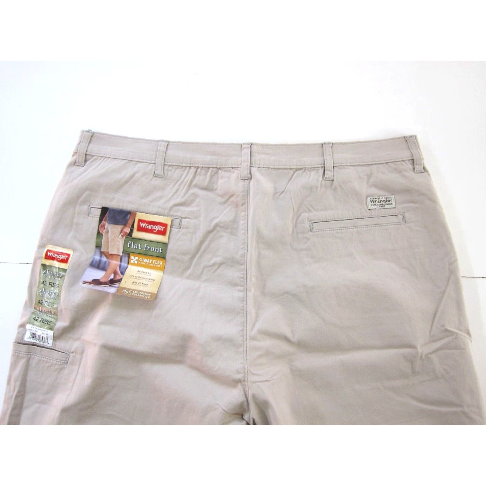 Wrangler NWT Wrangler 4-Way Flex Comfort Flat Front Pocket Cargo Chino Short Men 42 Reg Brown Cotton Cargo 42 Mens Shorts Size US 42 / EU 58 - 4 Thumbnail