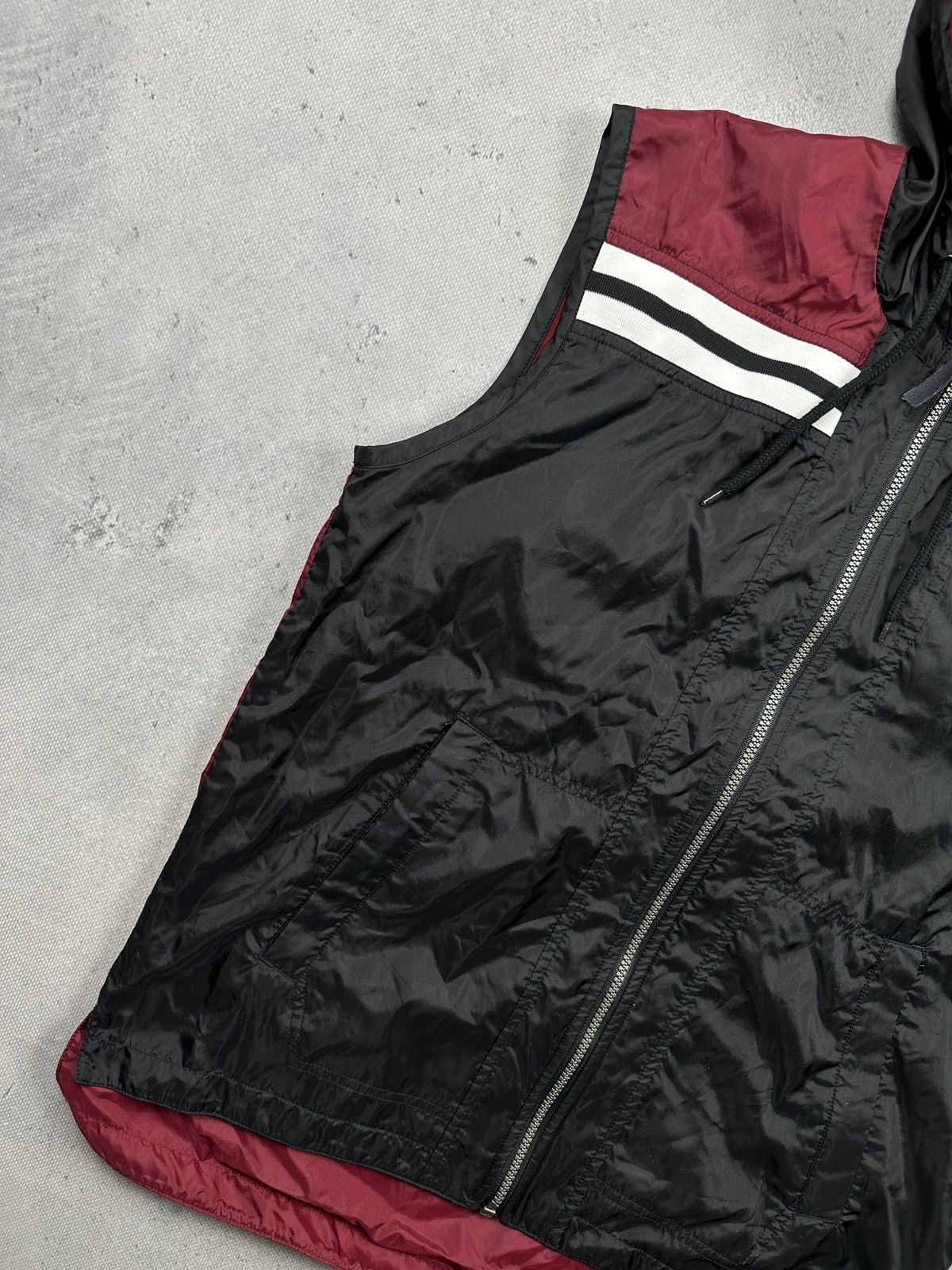Nike Vintage Y2K Nike Swoosh Hooded Windbreaker Vest Black Red Size US XS / EU 42 / 0 - 3 Thumbnail