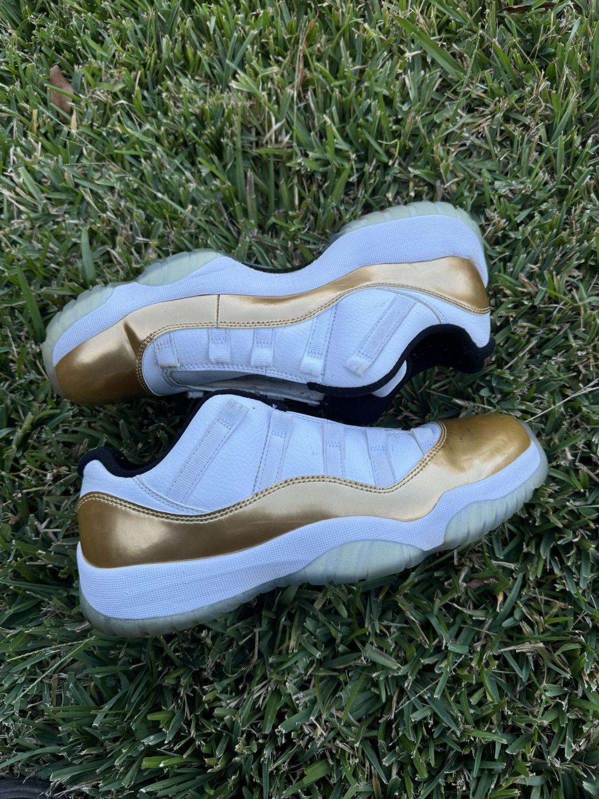 Jordan Brand × Nike Air Jordan Retro 11s “Closing Ceremony” Size US 8.5 / EU 41-42 - 4 Thumbnail