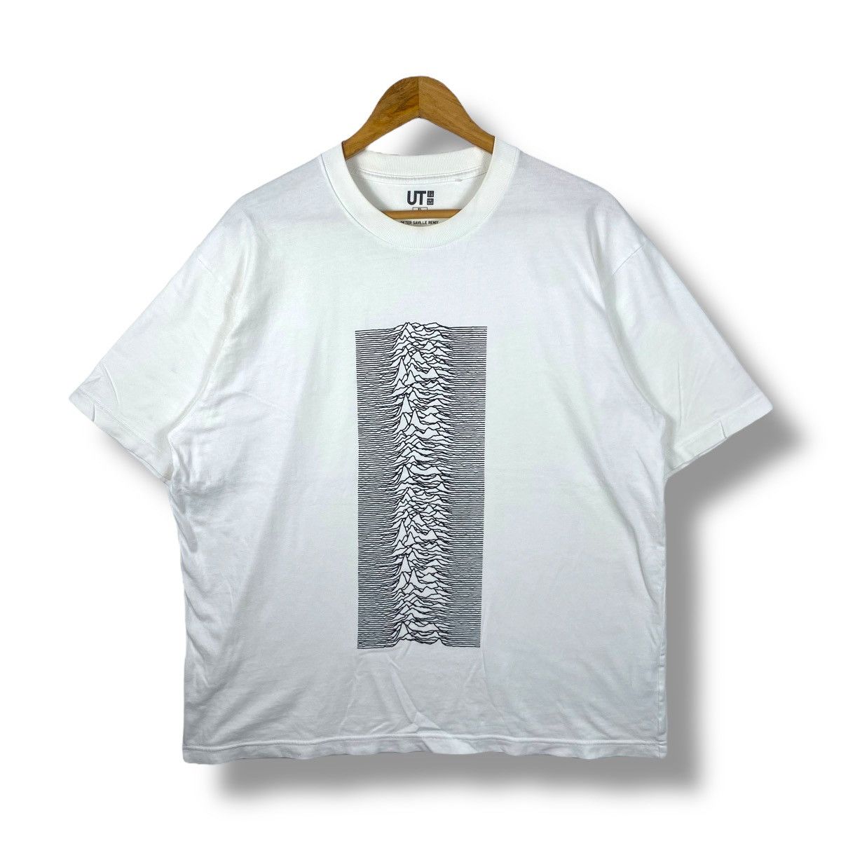 Japanese Brand PETER SAVILLE REMIX Joy Division Iconic Logo Graphic Tee Size US XL / EU 56 / 4 - 1 Thumbnail