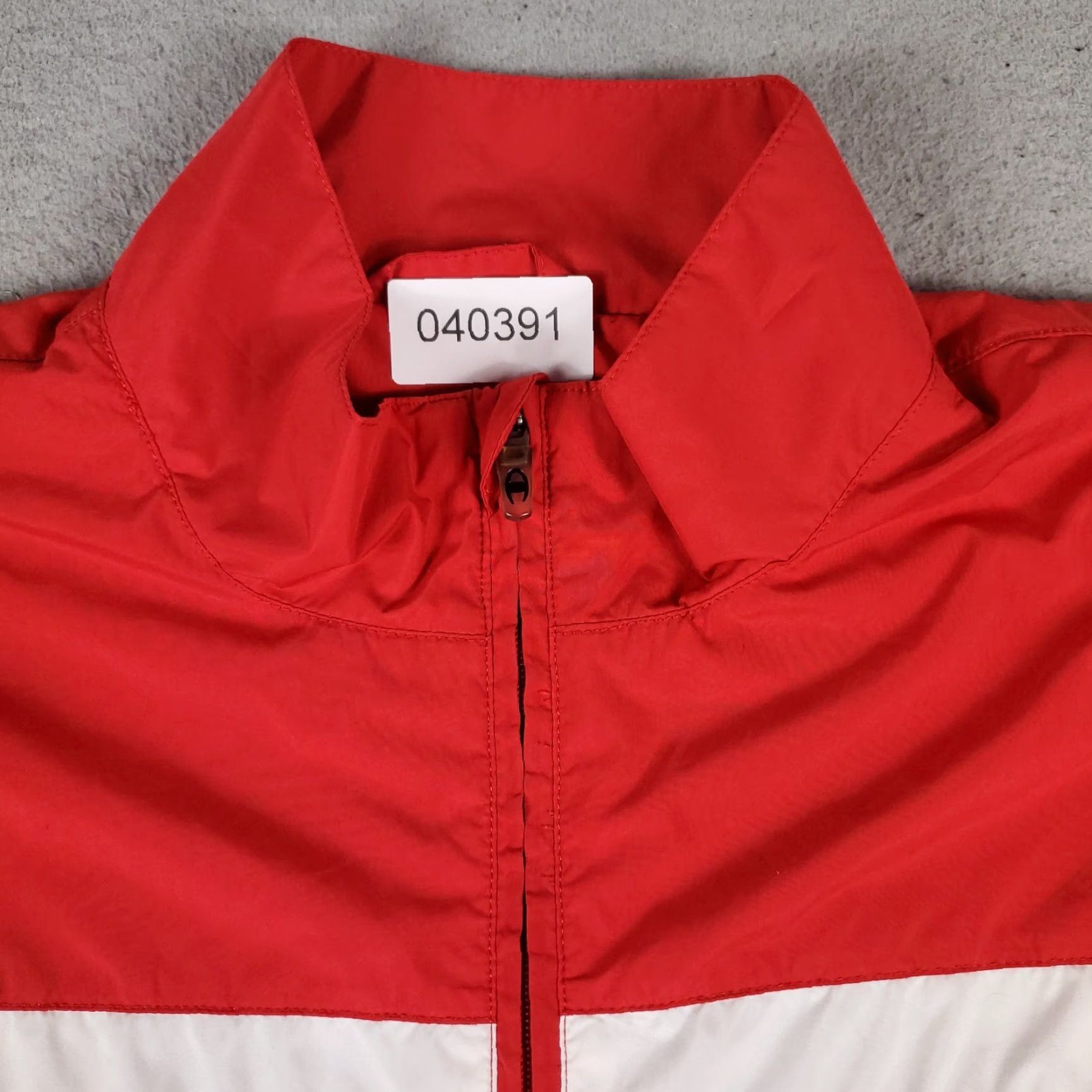 Champion Champion Jacket Mens L Red Full Zip Windbreaker Jacket - Parks/Everyday? (Note: Must use original words only; do not add new info) Size US L / EU 52-54 / 3 - 2 Thumbnail