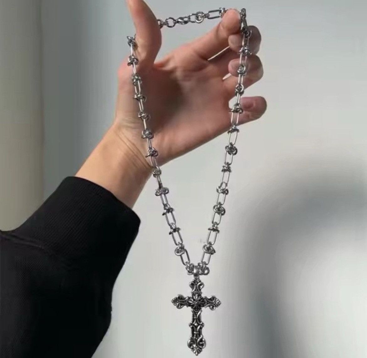 Jewelry Cross Linked Chain Size ONE SIZE - 1 Thumbnail