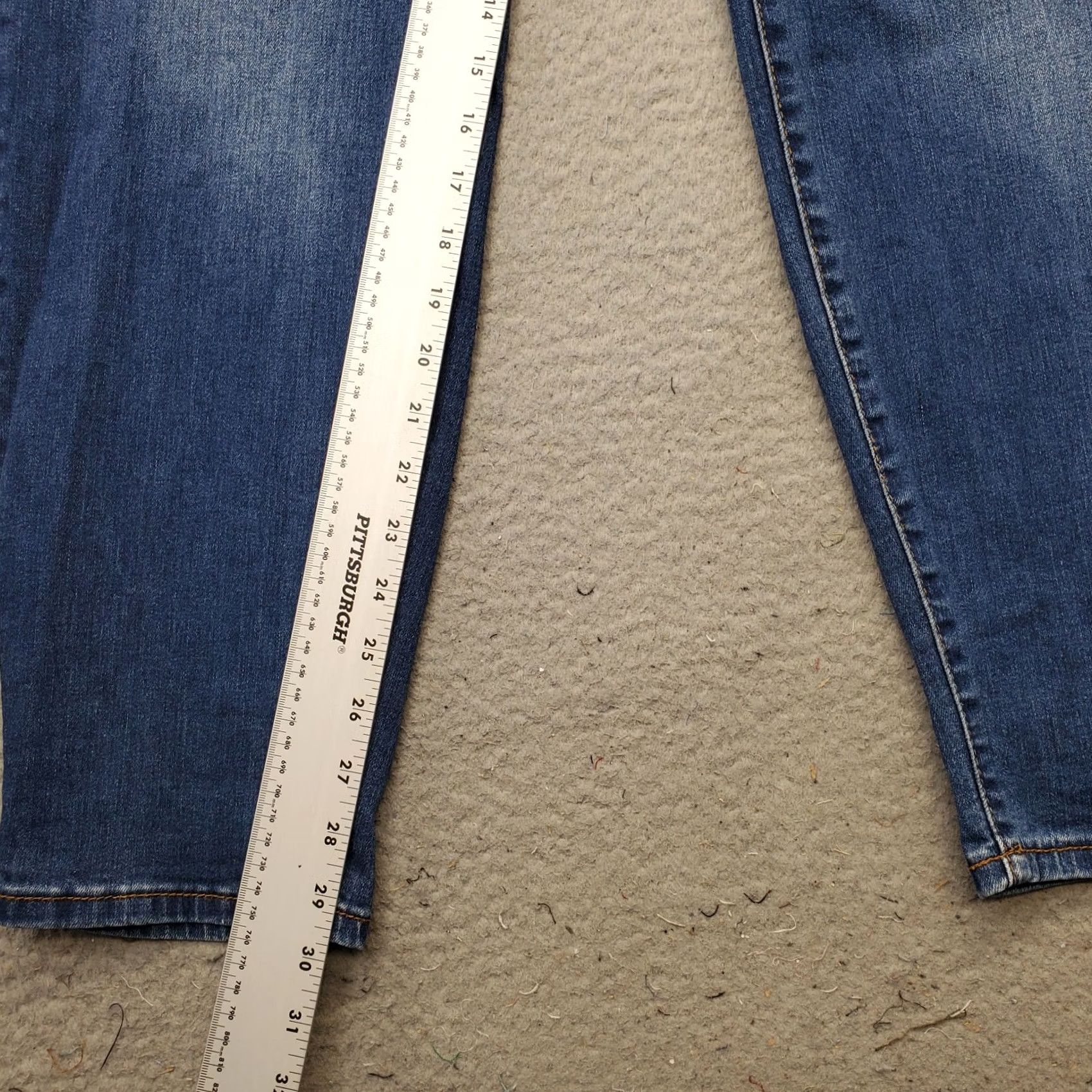 Vintage Fashion to Figure Womens 22 Blue Denim Skinny Jeans 5-Pocket Stretch Medium Wash Vintage: No Size 40" / US 18 - 4 Thumbnail