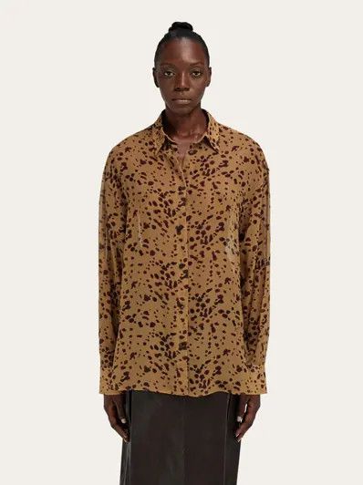 Salvatore Ferragamo o1s1rm0426 Georgette Shirt in Brown Size M / US 6-8 / IT 42-44 - 2 Thumbnail