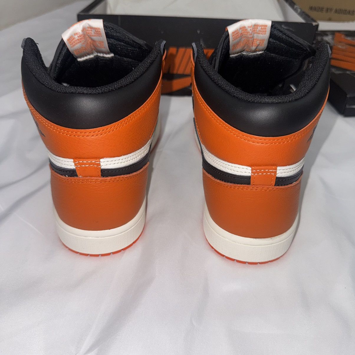 Jordan Brand Air Jordan 1 Retro High OG 'Shattered Backboard' 2025 Size US 10 / EU 43 - 4 Thumbnail