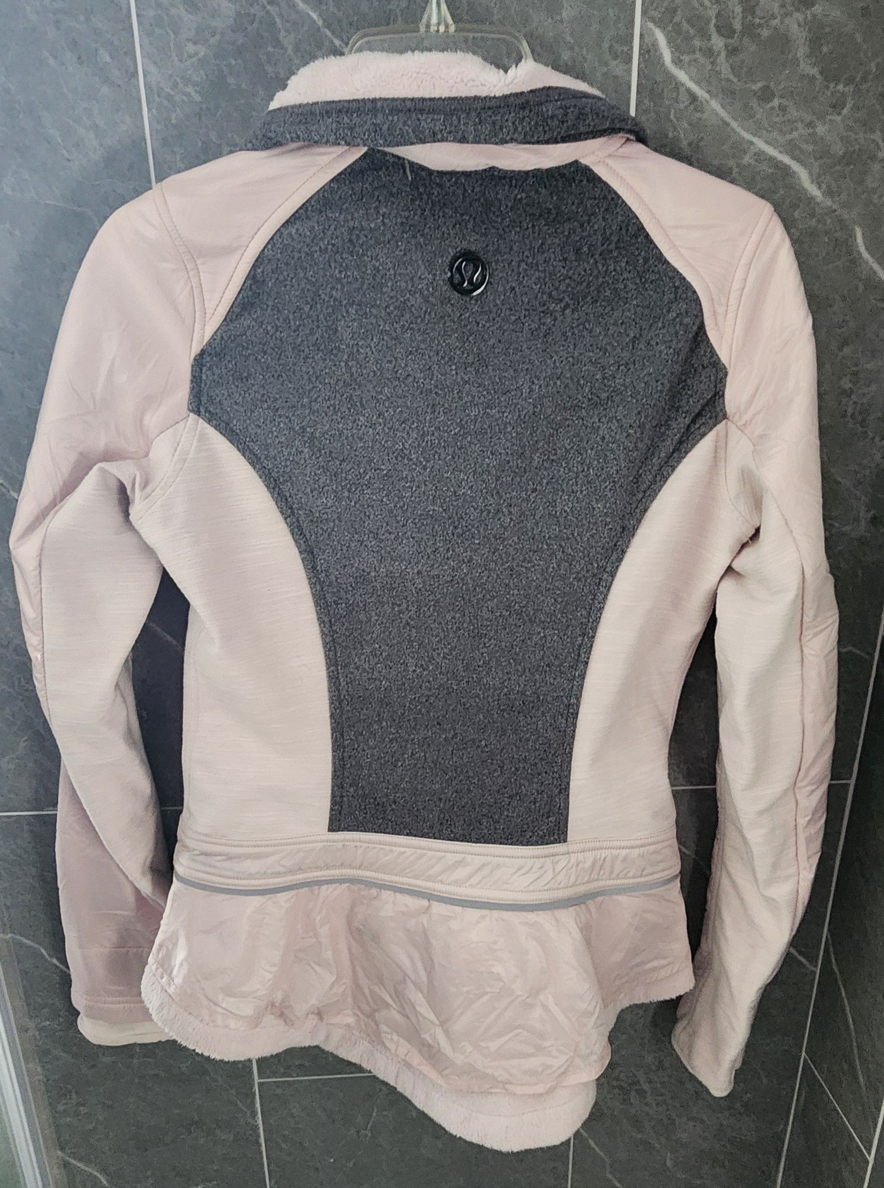 Lululemon Lululemon Pedal Power Jacket Neutral Blush Size 4 W4949S Size S / US 4 / IT 40 - 2 Thumbnail