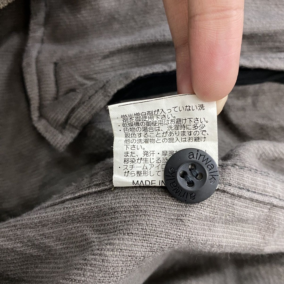 Airwalk × Japanese Brand × Vintage Vintage AIRWALK Skateboard Japanese Brand Grey Windbreaker Size US L / EU 52-54 / 3 - 6 Thumbnail