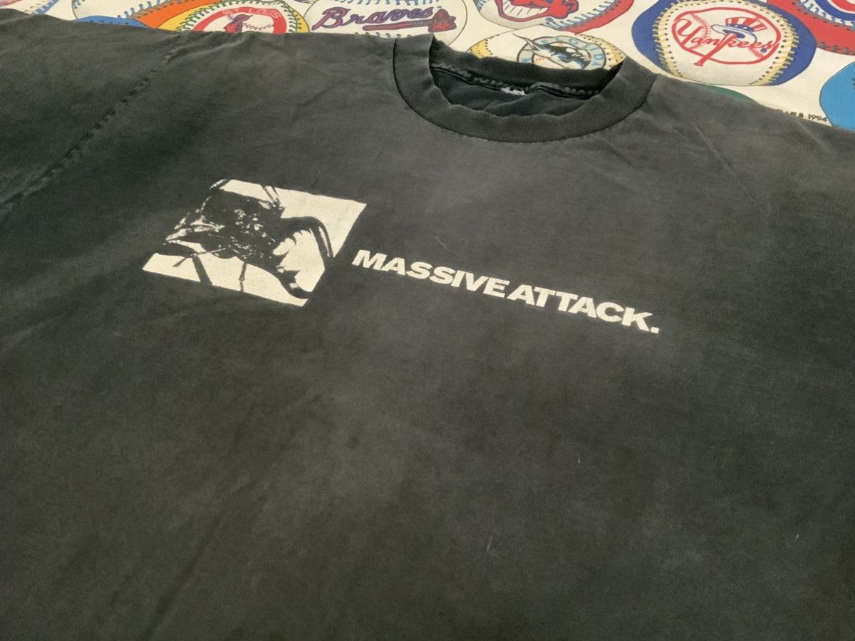 Levi's Vintage Clothing Vtg 90s Levi’s Massive Attack Mezzanine Band T-Shirt L Faded Size US L / EU 52-54 / 3 - 2 Thumbnail