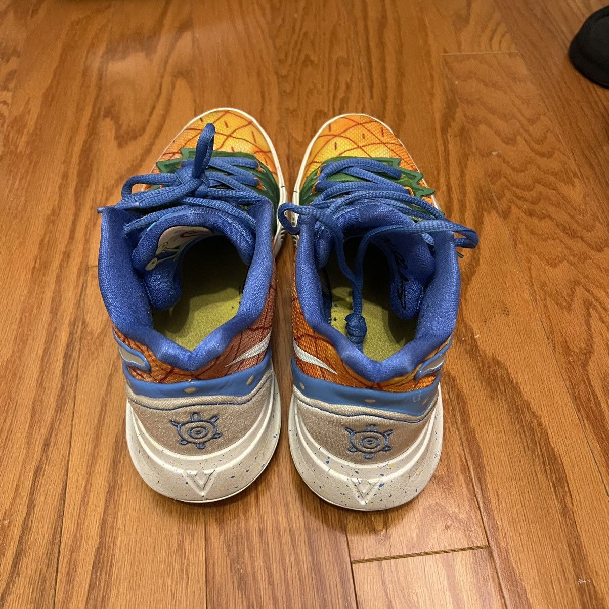 Nike Kyrie 5 SpongeBob Pineapple House Size US 7 / EU 40 - 5 Thumbnail