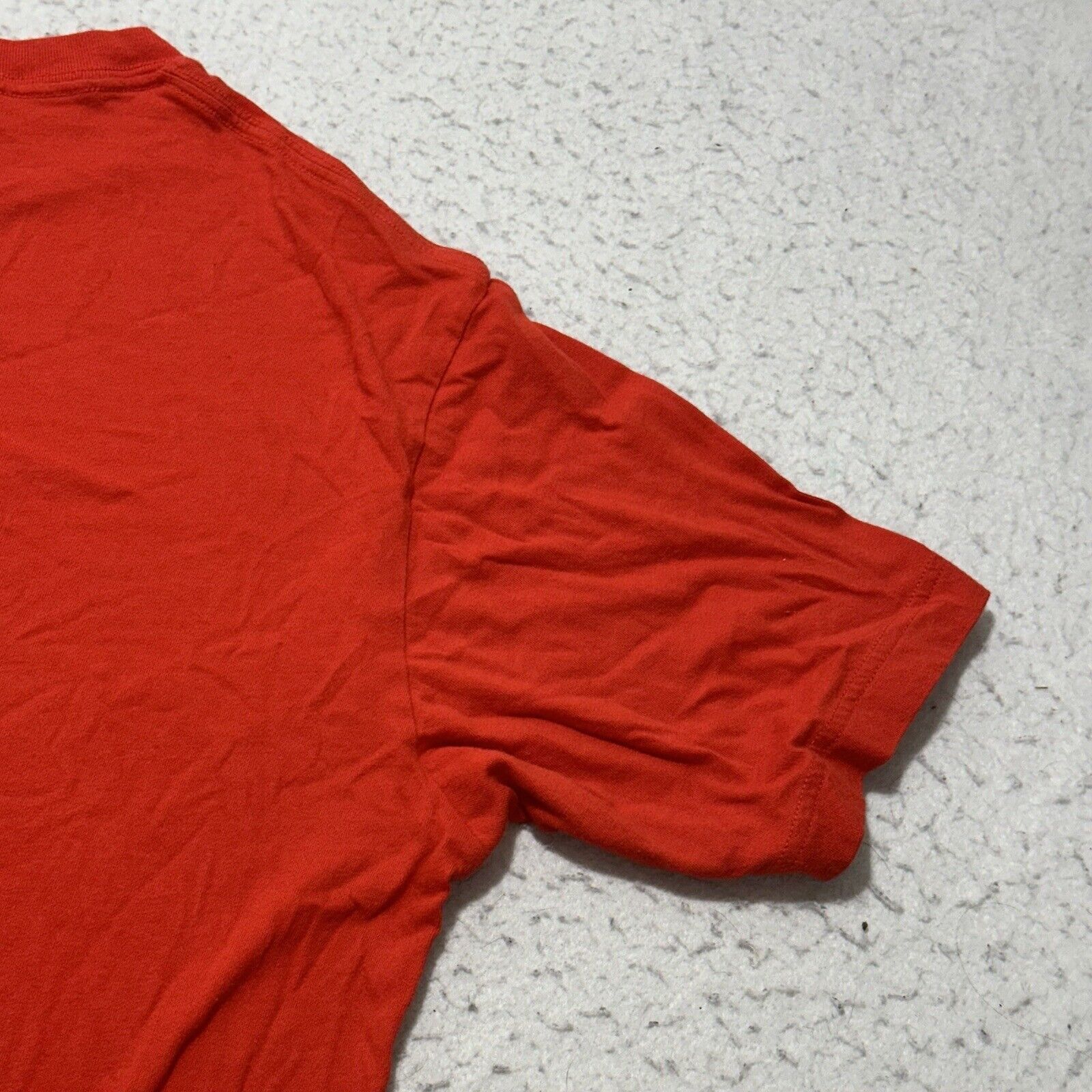 Uniqlo UNIQLO Disney Medium Mickey Mouse Pocket Square Red T Shirt Size US M / EU 48-50 / 2 - 13 Thumbnail