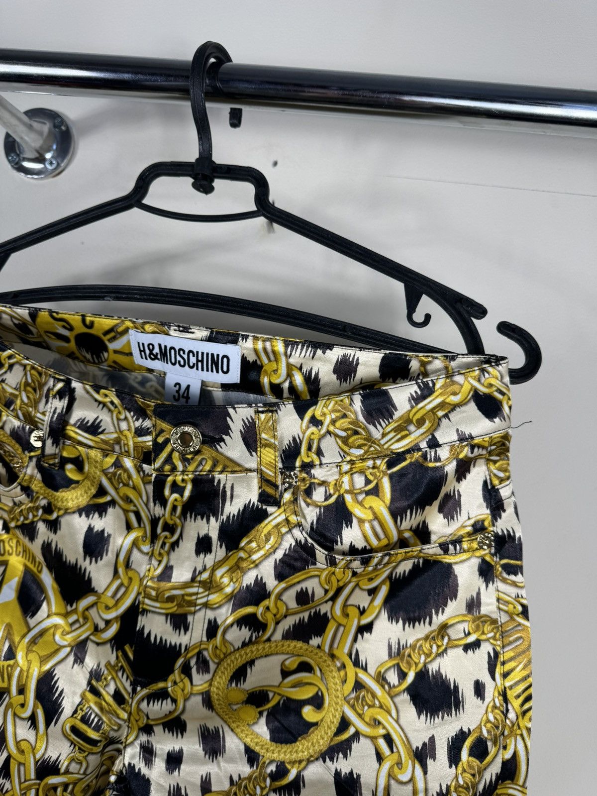 H&M × Moschino MOSCHINO X H&M GOLD CHAIN PATTERNED PANTS Size 34" / US 12 / IT 48 - 4 Thumbnail