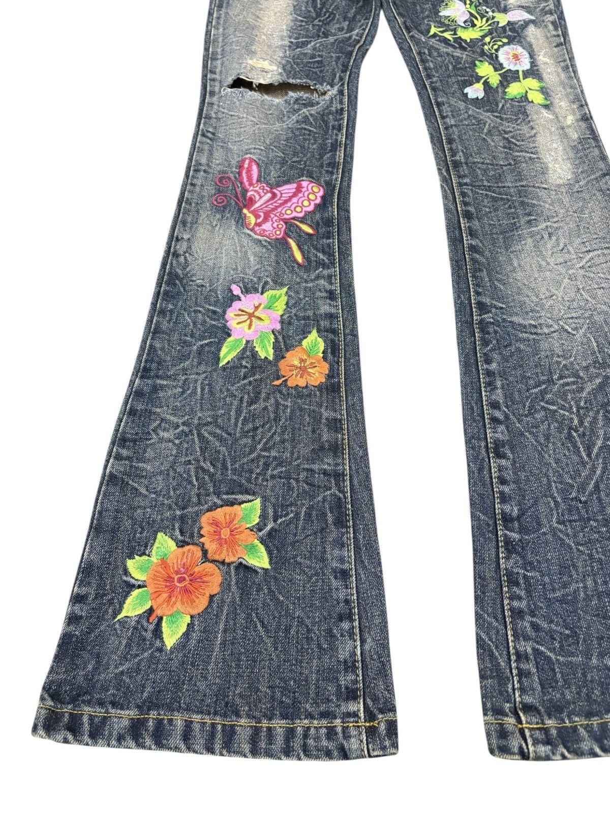 Japanese Brand Vintage Japanese Brand Mud Wash Embroidered Flare Jeans Size 26" / US 2 / IT 38 - 6 Thumbnail