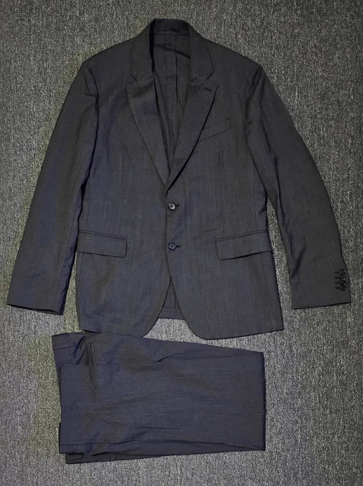Versace Versace Men's Wool Suit Set. Size 52R - 1 Thumbnail