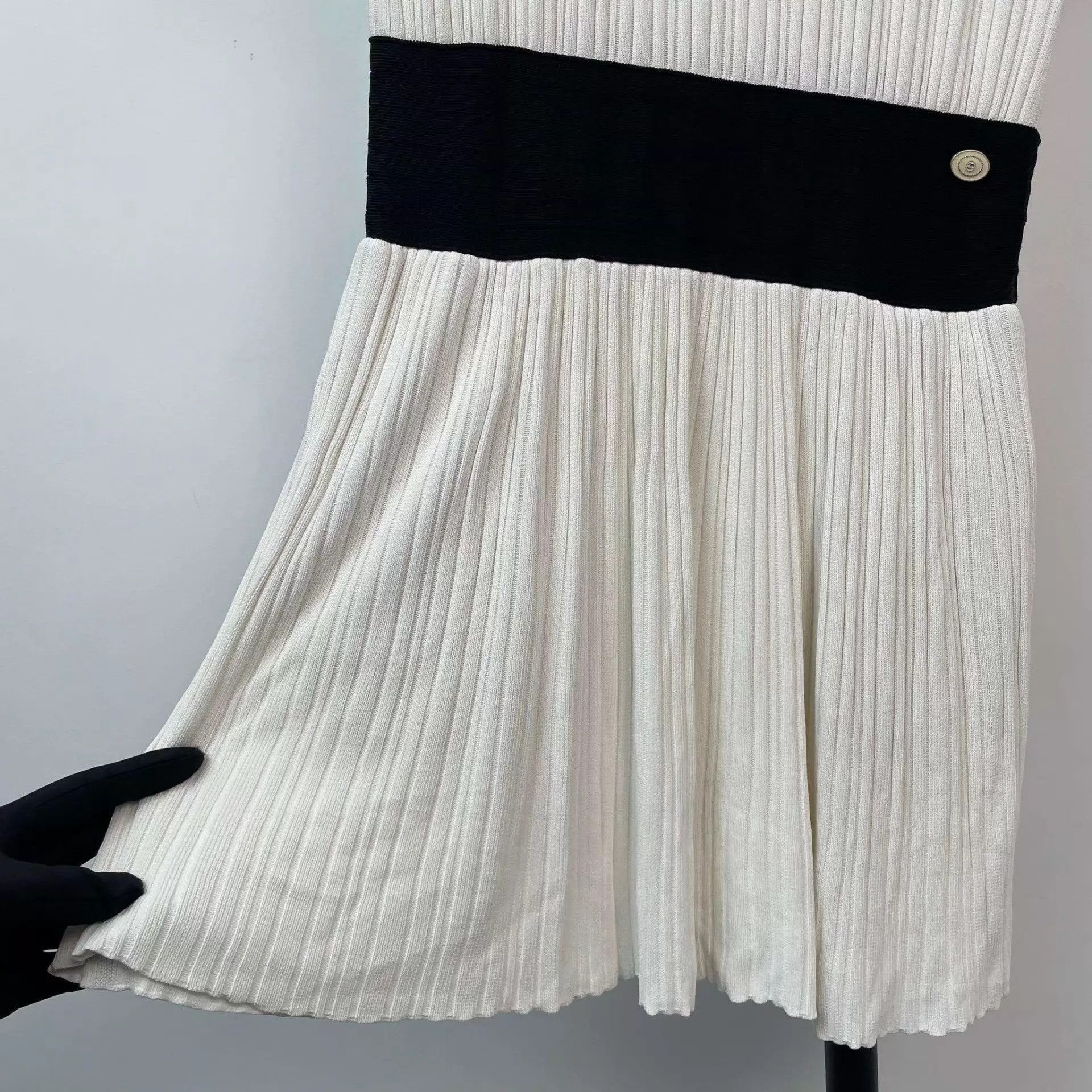Chanel CHANEL Women's Black & White Bow Knit Dress Size XS / US 0-2 / IT 36-38 - 9 Thumbnail