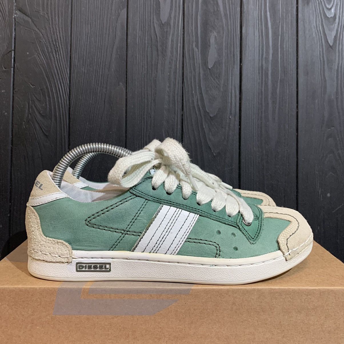 Diesel × Vintage Rare🔥 Vintage Diesel Sneakers Size 39 Size US 5 / EU 37 - 2 Thumbnail