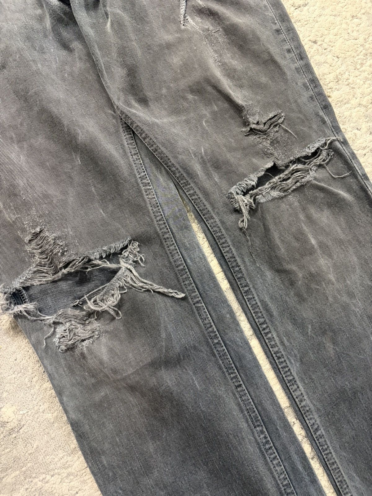 Number (N)ine SS07 Mudwash Knee Blowout Pain Crying Heart Denim Size US 33 - 2 Thumbnail