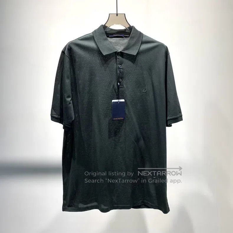 Louis Vuitton Louis Vuitton size 5l Solid Micro Logo Cotton Short Sleeve Size US M / EU 48-50 / 2 - 1 Thumbnail