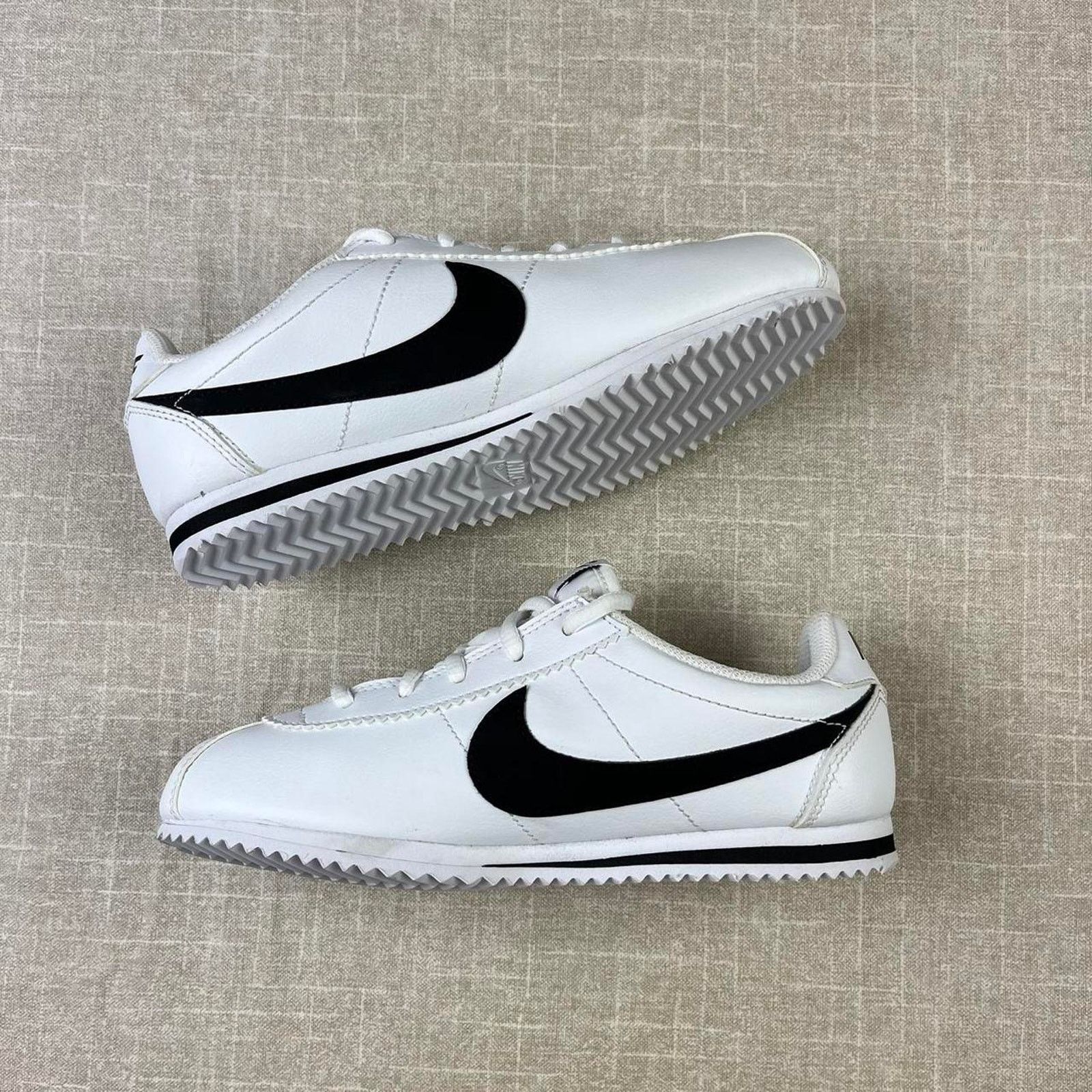 Nike Nike Cortez “White/Black” Size US 4.5 / IT 34.5 - 2 Thumbnail