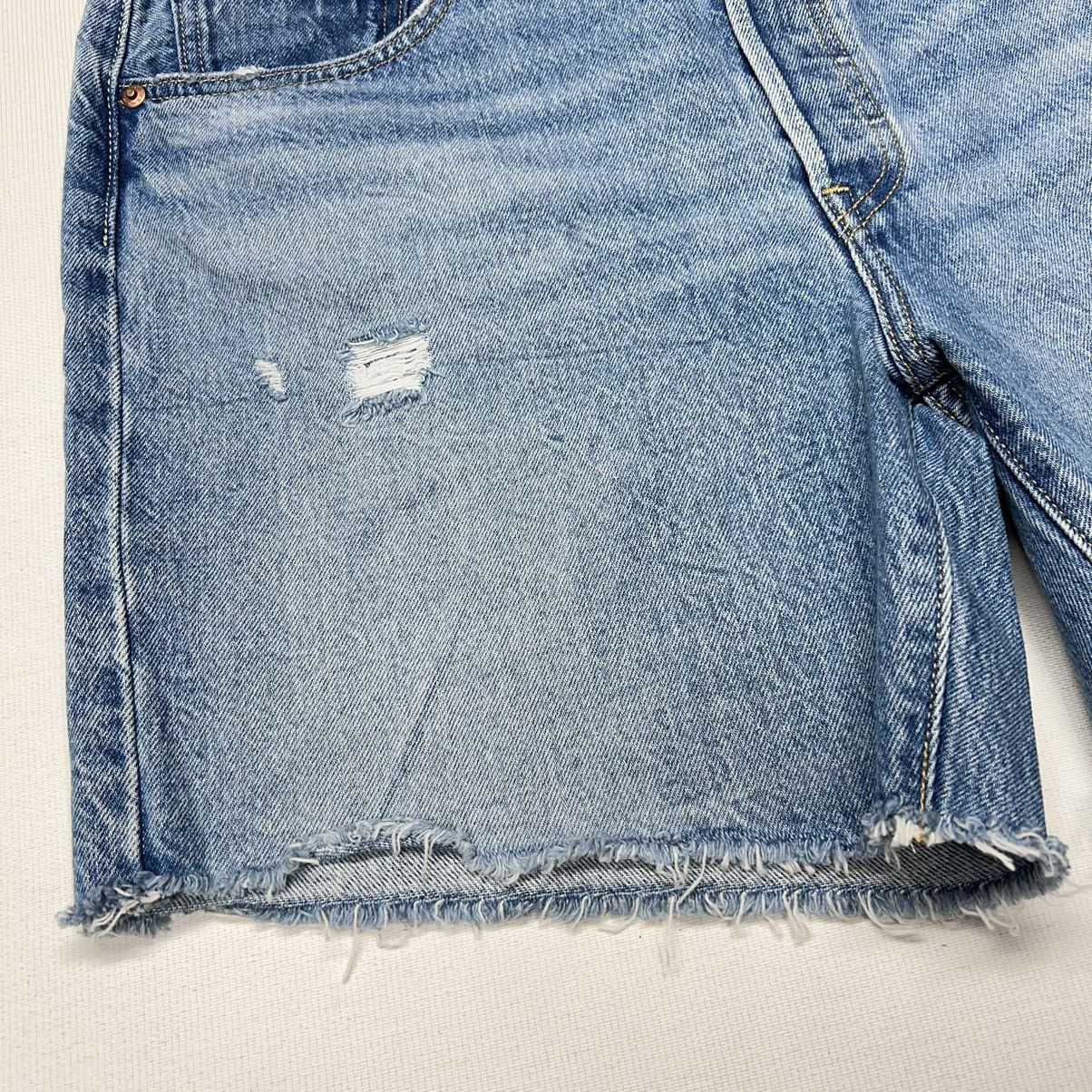 Levi's NEW Levis Premium Jean Shorts Blue 501 Mid Thigh Distressed Size 32" / US 10 / IT 46 - 4 Thumbnail