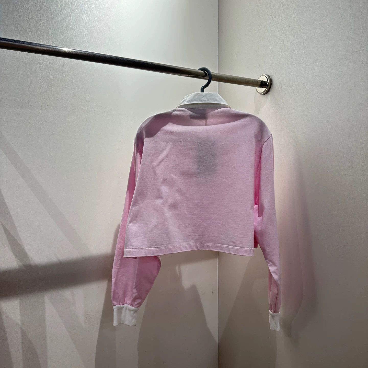 Prada Prada apr654 Embroidered Slogan Polo LS XS Size XS / US 0-2 / IT 36-38 - 2 Thumbnail