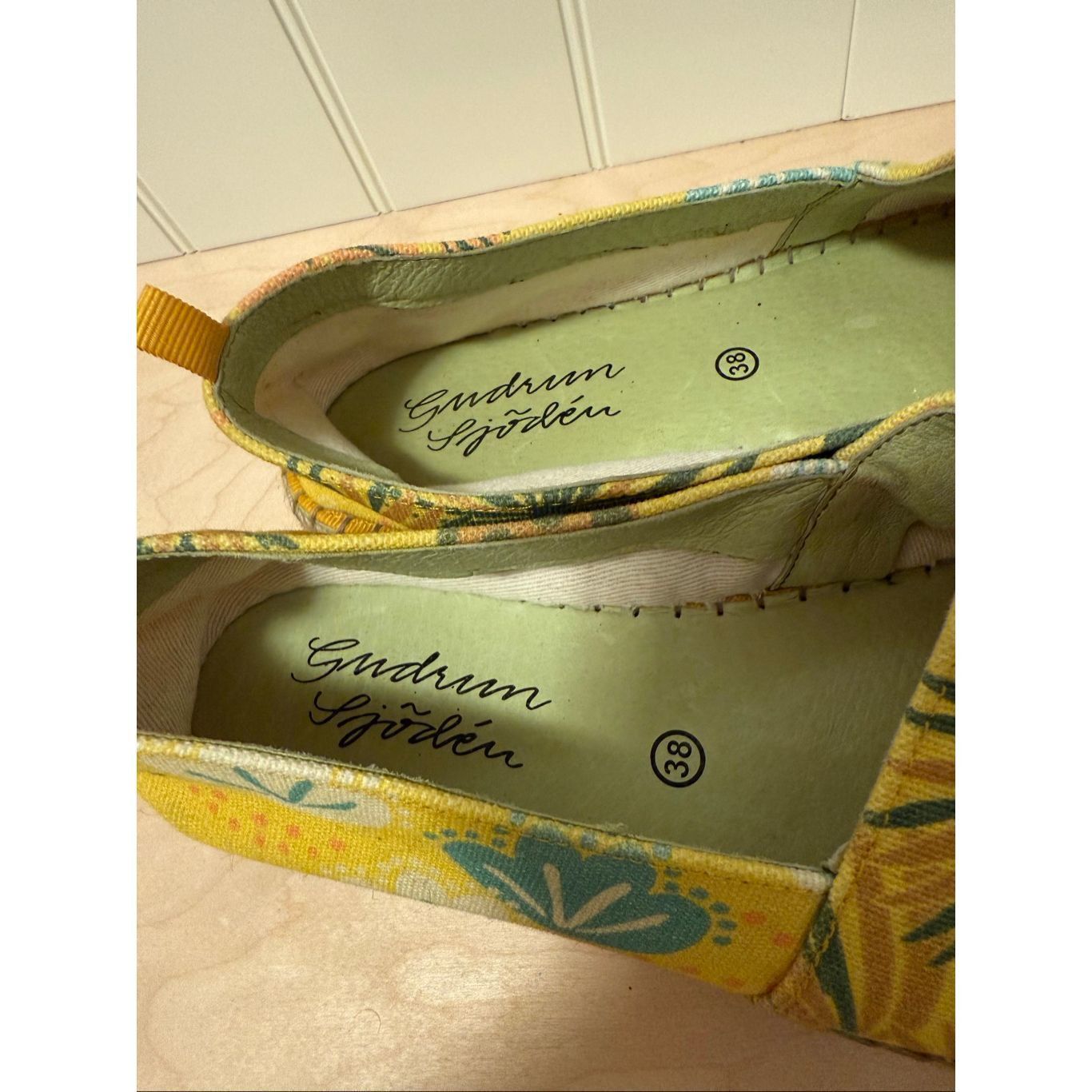 Guru Gudrun Sjoden Yellow Floral Canvas Flats Women Slip-On Espad Size US 7 / IT 37 - 3 Thumbnail