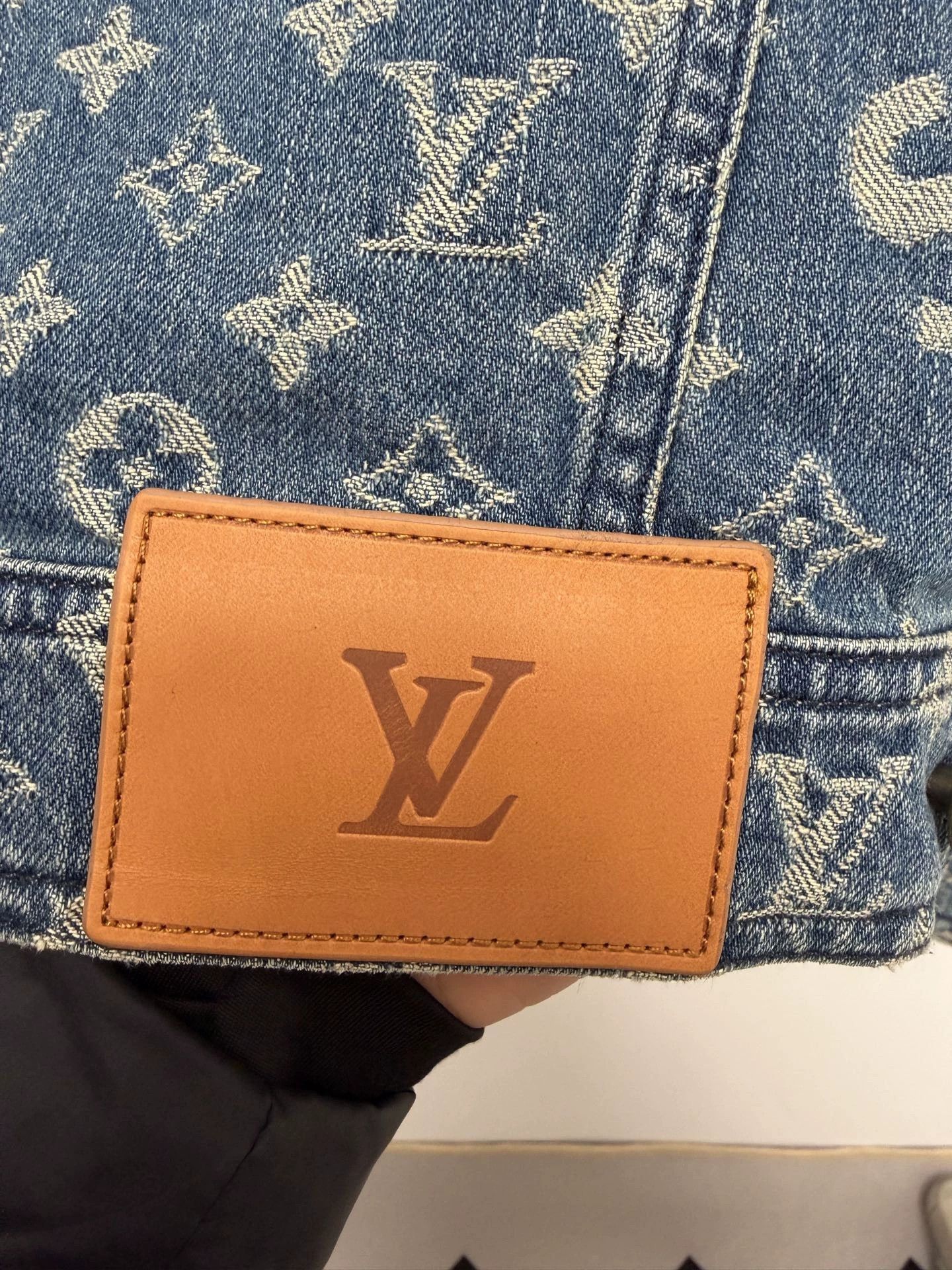 Louis Vuitton LV x Supreme Denim Leather Allover Logo Jkt Size 50 Size US M / EU 48-50 / 2 - 3 Thumbnail
