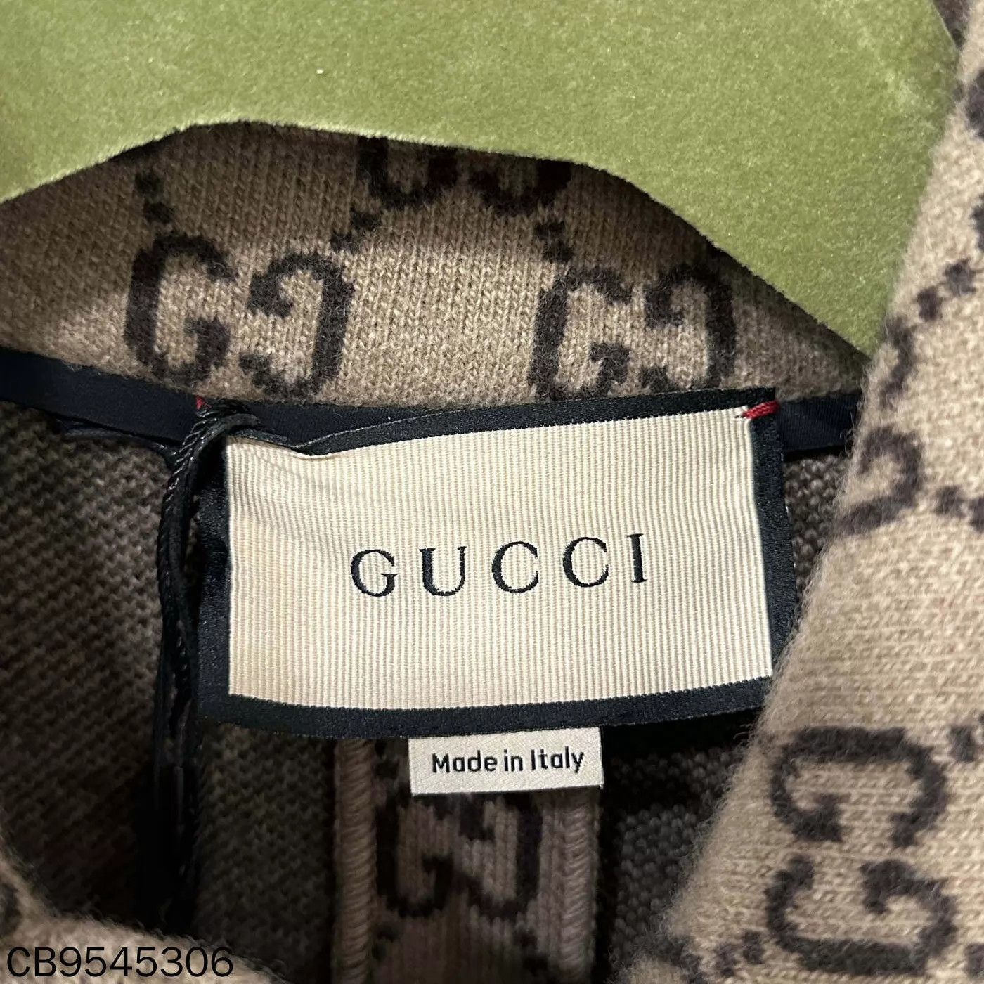 Gucci Gucci new S cape Size S / US 4 / IT 40 - 4 Thumbnail