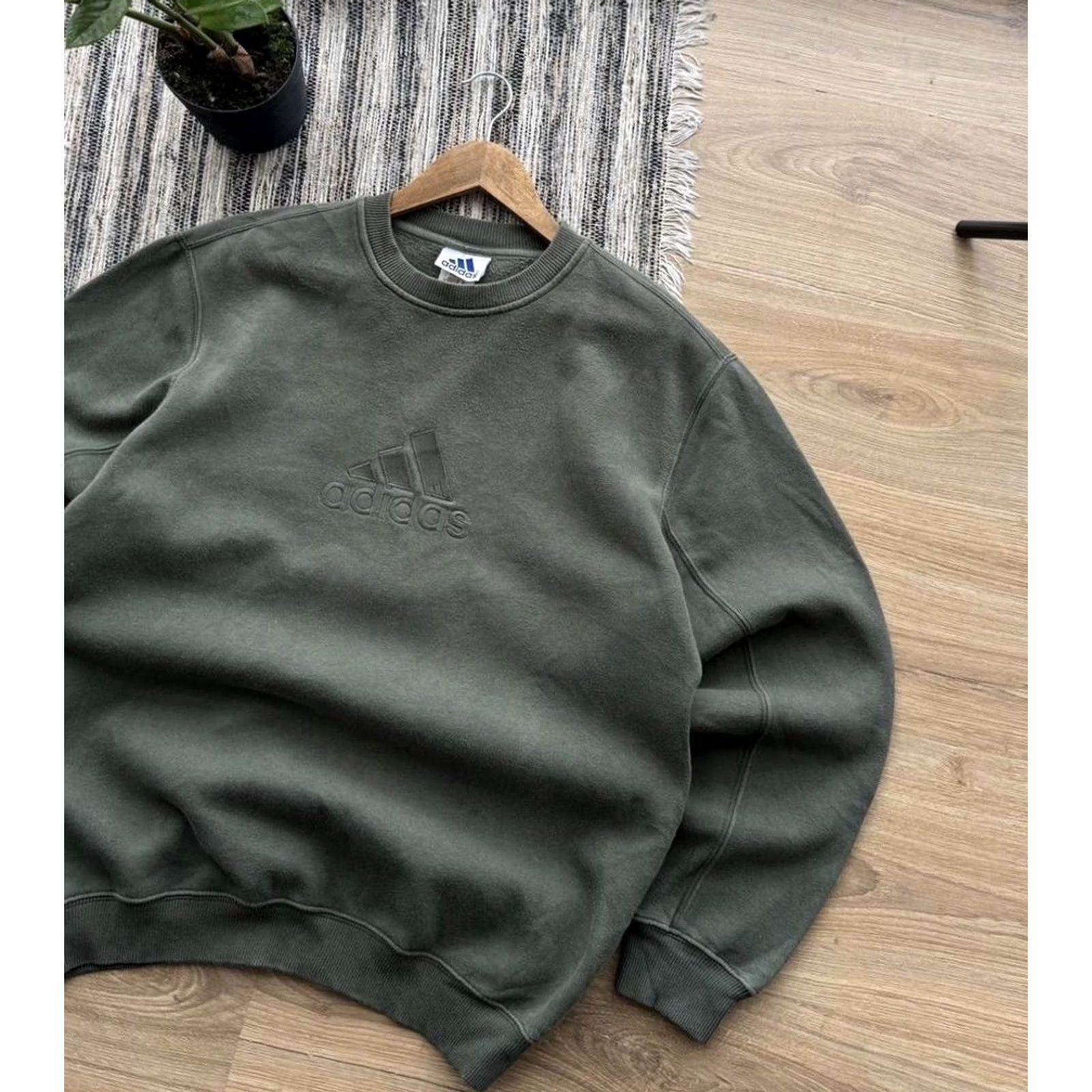 Adidas VINTAGE Adidas Sweatshirt Men M 90s Center Logo Khaki Green Logo Oversized Pullover Casual Hip Hop USA 80s 90s Y2K Fans Mens Size US M / EU 48-50 / 2 - 2 Thumbnail