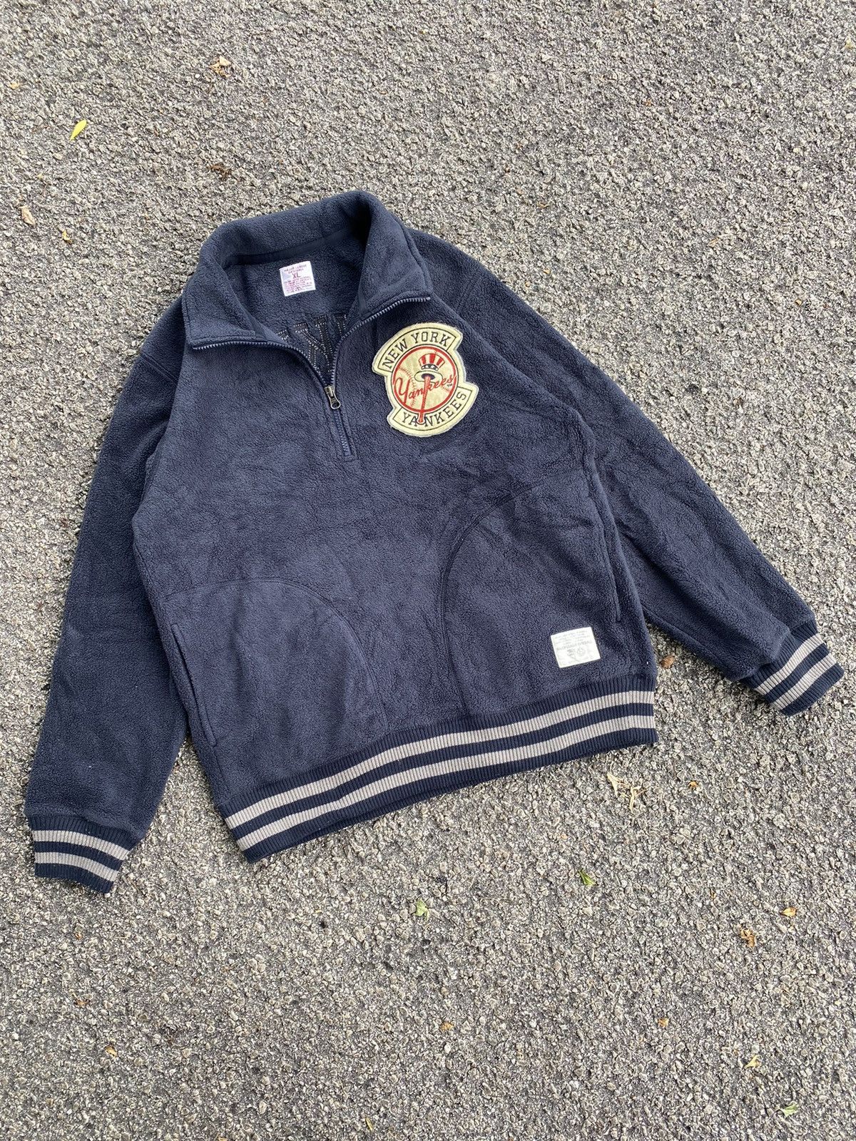 Hypebeast × New York Yankees Uniqlo X MLB New York Yankees Fleece Jacket Size US XL / EU 56 / 4 - 5 Thumbnail