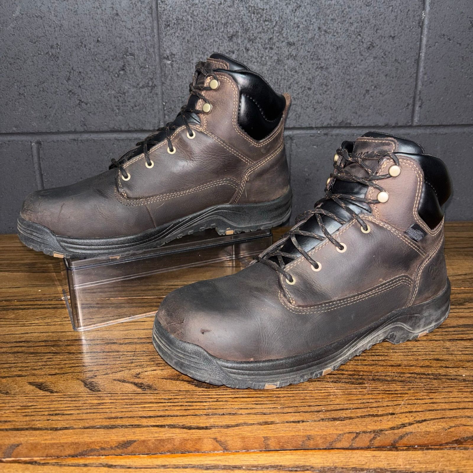 Danner Danner Caliper Aluminum Toe Work Boots 10.5 EE Brown Leather Size US 10.5 / EU 43-44 - 1 Thumbnail