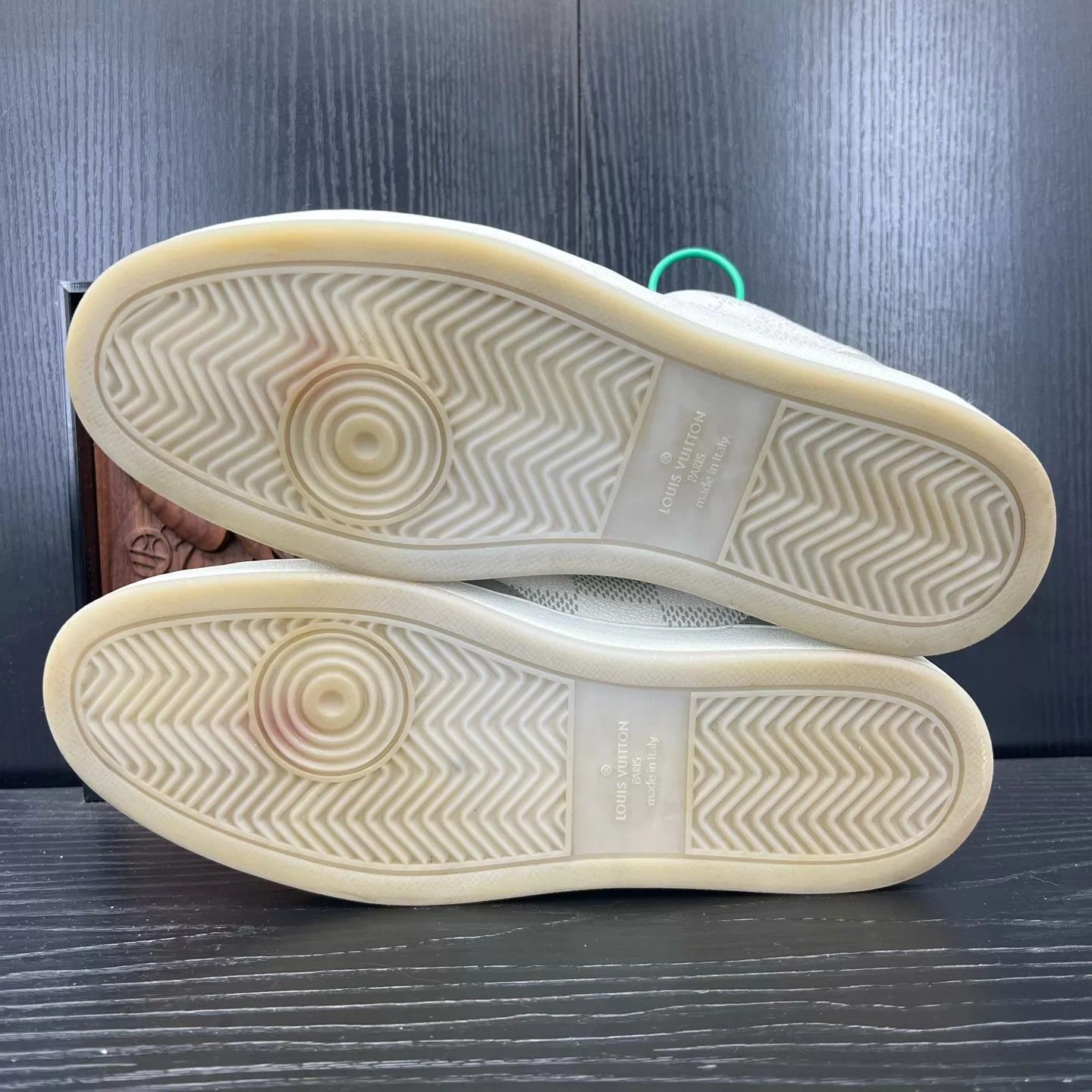 Louis Vuitton LV Rivoli Gray White 8.5/42.5 Like New Size US 9.5 / EU 42-43 - 6 Thumbnail