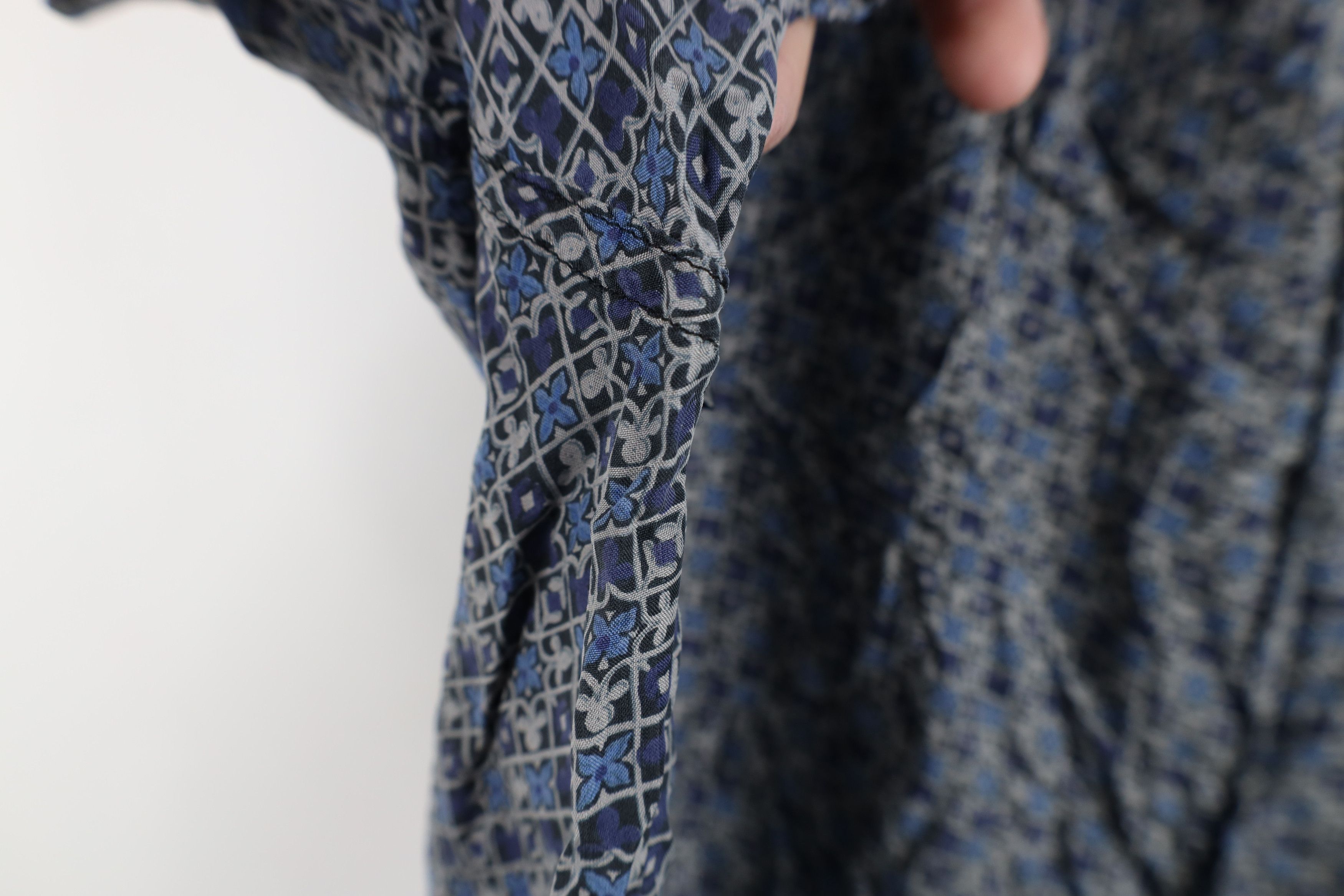 Vintage Vintage 90s Streetwear Silk Flower Band Collar Button Shirt Size US L / EU 52-54 / 3 - 8 Thumbnail
