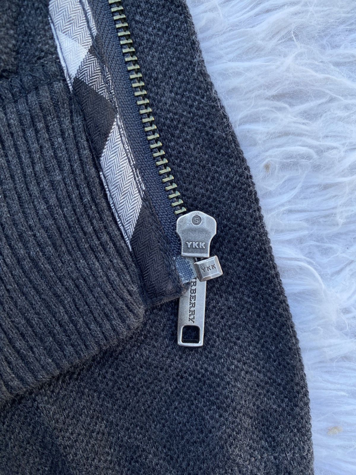Burberry Rare Vintage Burberry London Zippered Front Pocket Sweater Size US S / EU 44-46 / 1 - 12 Thumbnail