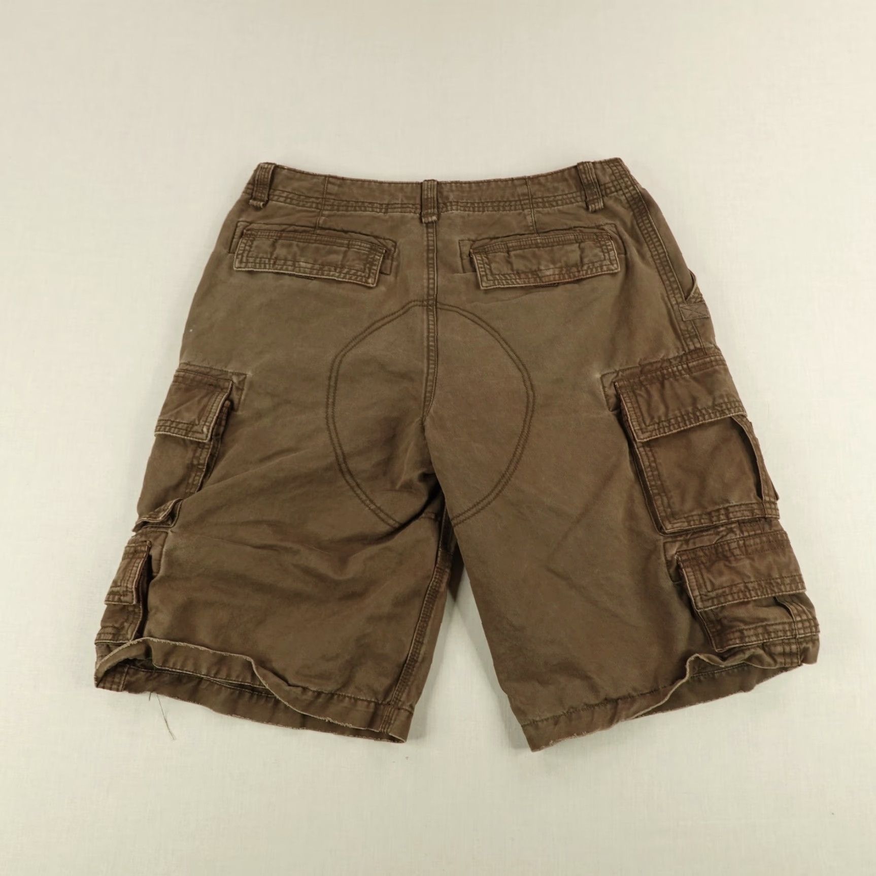 Old Navy VINTAGE Old Navy Cargo Shorts Mens 33 Brown Utility Baggy Y2K Outdoor Size US 33 - 6 Thumbnail