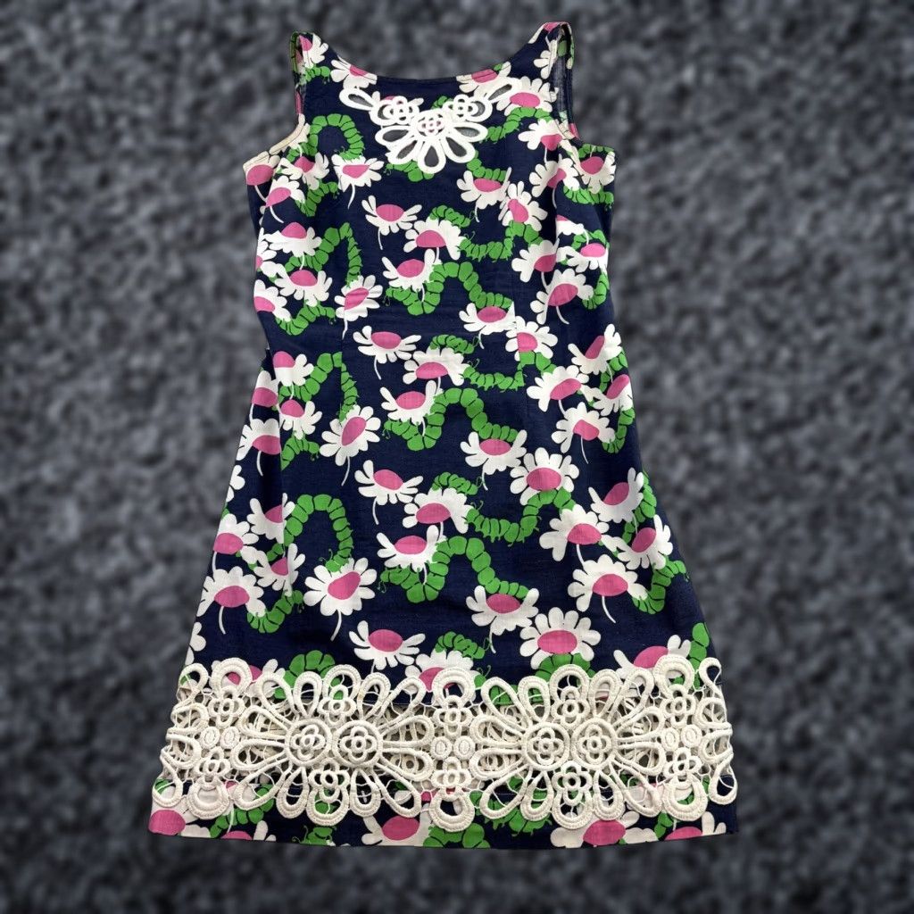 Lilly Pulitzer Lilly Pulitzer Dress Womens 2 Blue Daisy Floral Sleeveless Shift Crochet Hem Shirt? Size XS / US 0-2 / IT 36-38 - 1 Thumbnail