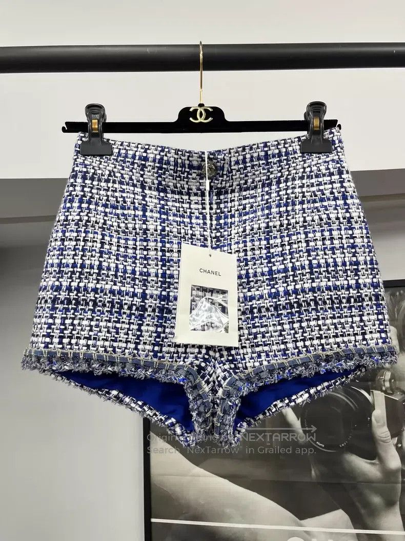 Chanel Chanel Blue and white tweed knitted shorts Size 24" / US 00 / IT 34 - 1 Thumbnail