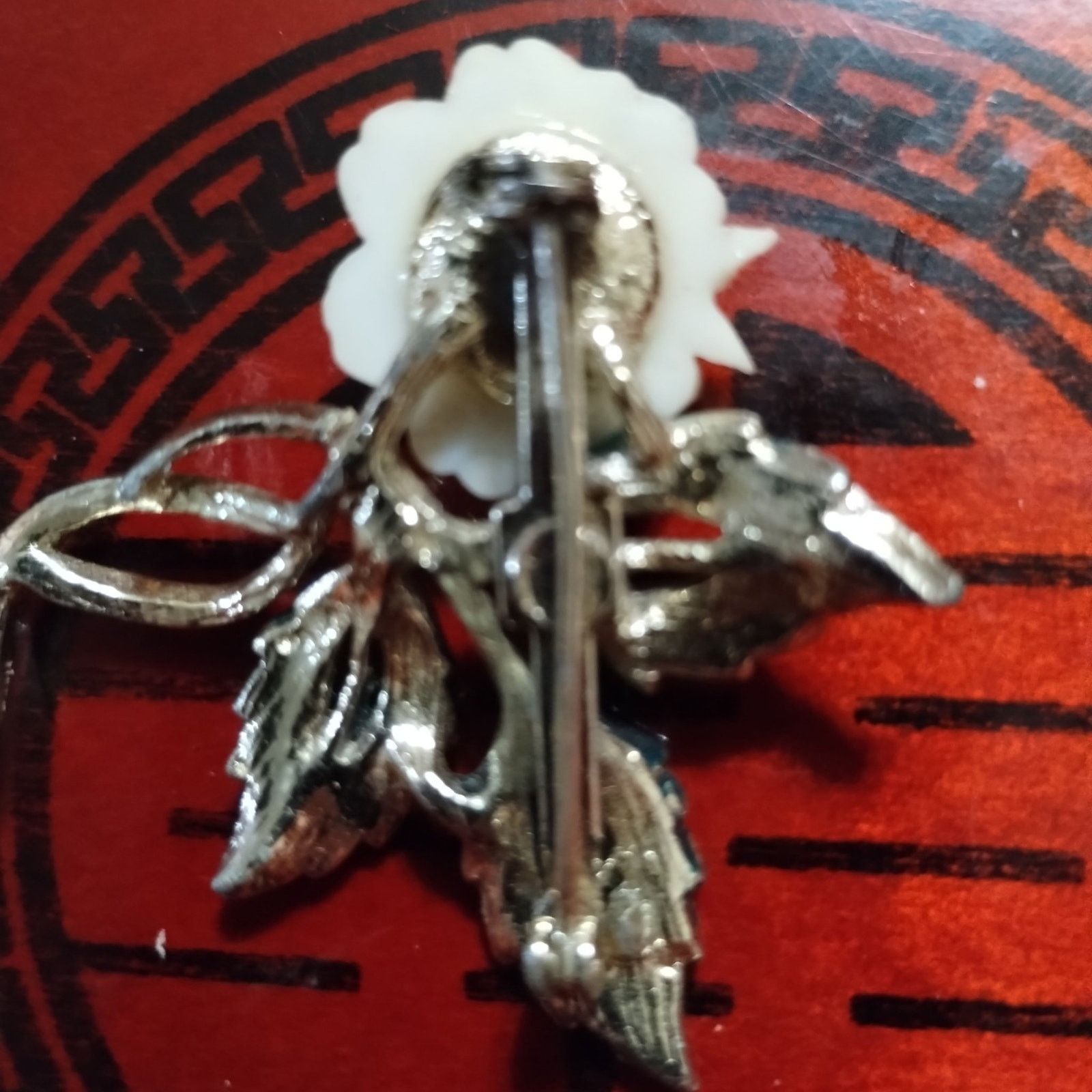 Vintage Old vintage estate celluloid white rose Brooch Size ONE SIZE - 2 Thumbnail