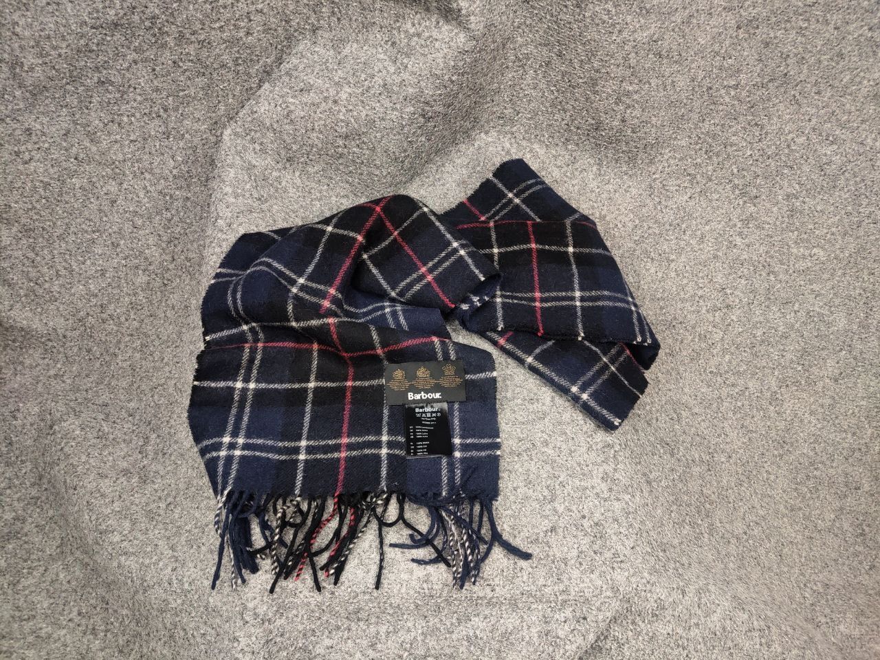 Barbour Barbour Classic woolen scarf in a dark blue check Unisex Size ONE SIZE - 10 Thumbnail