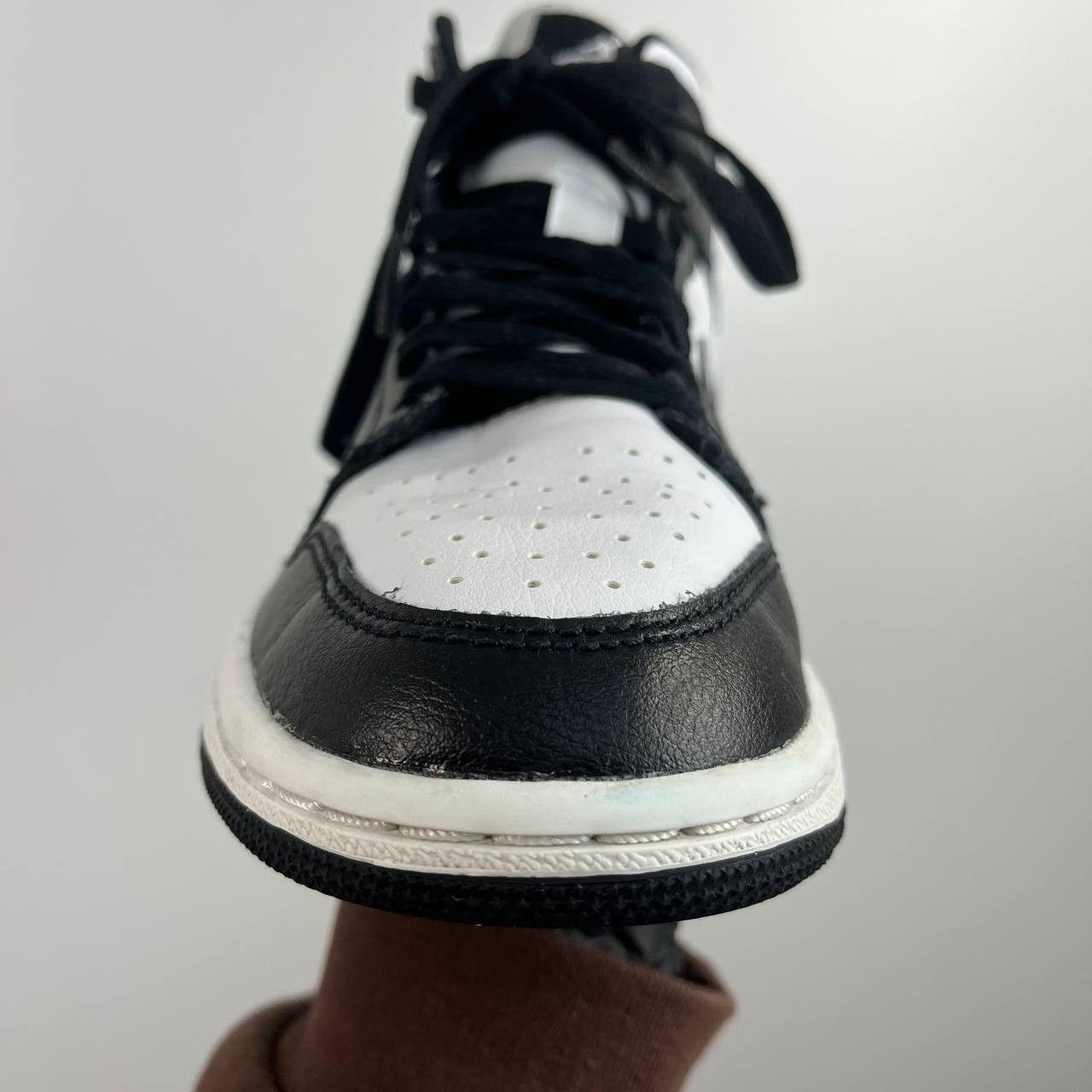 Nike Nike Air Jordan 1 Mid Black White Sneakers Womens Size 37.5 Size US 6.5 / IT 36.5 - 7 Thumbnail